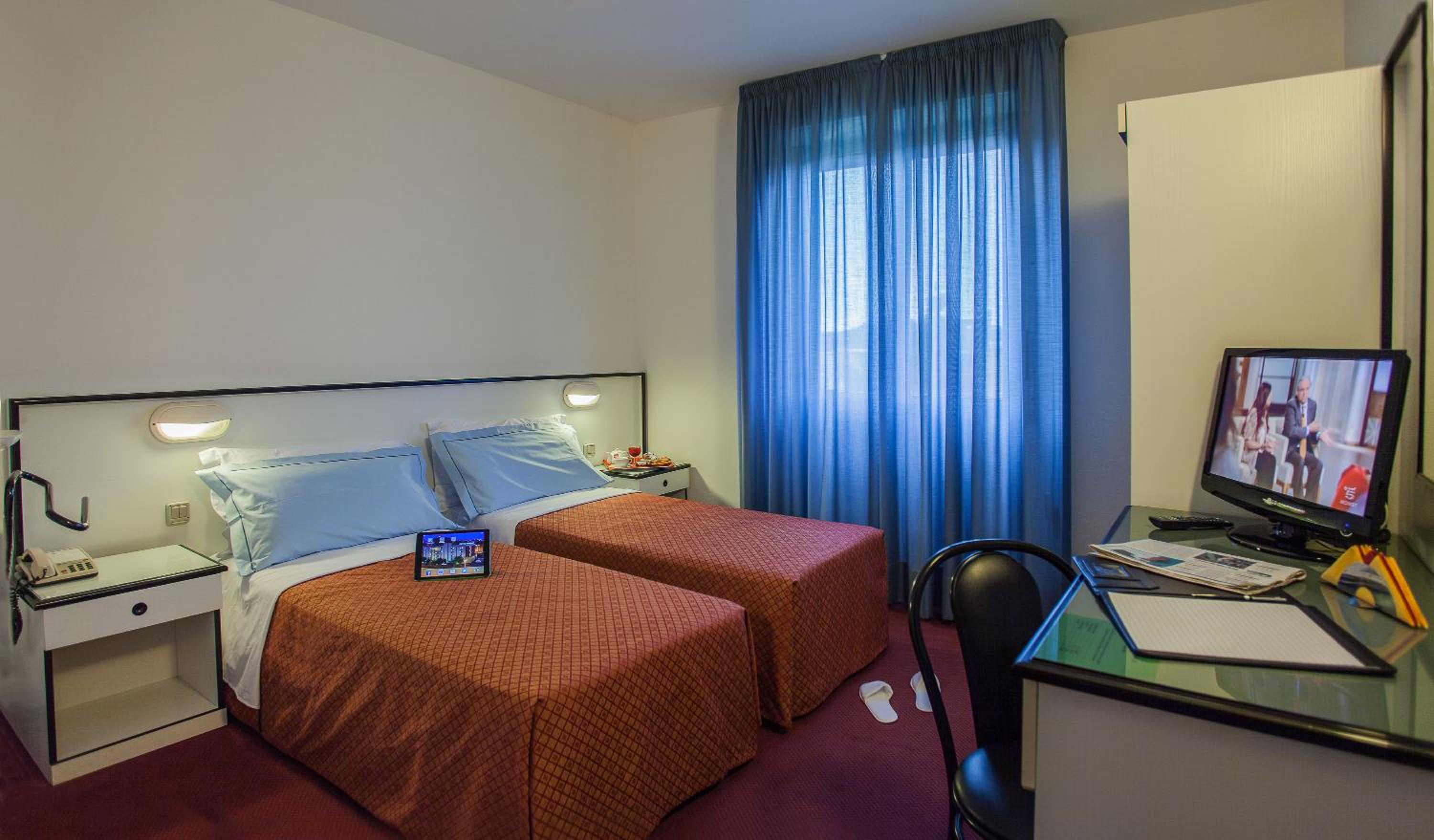 Double Room - Photo 9