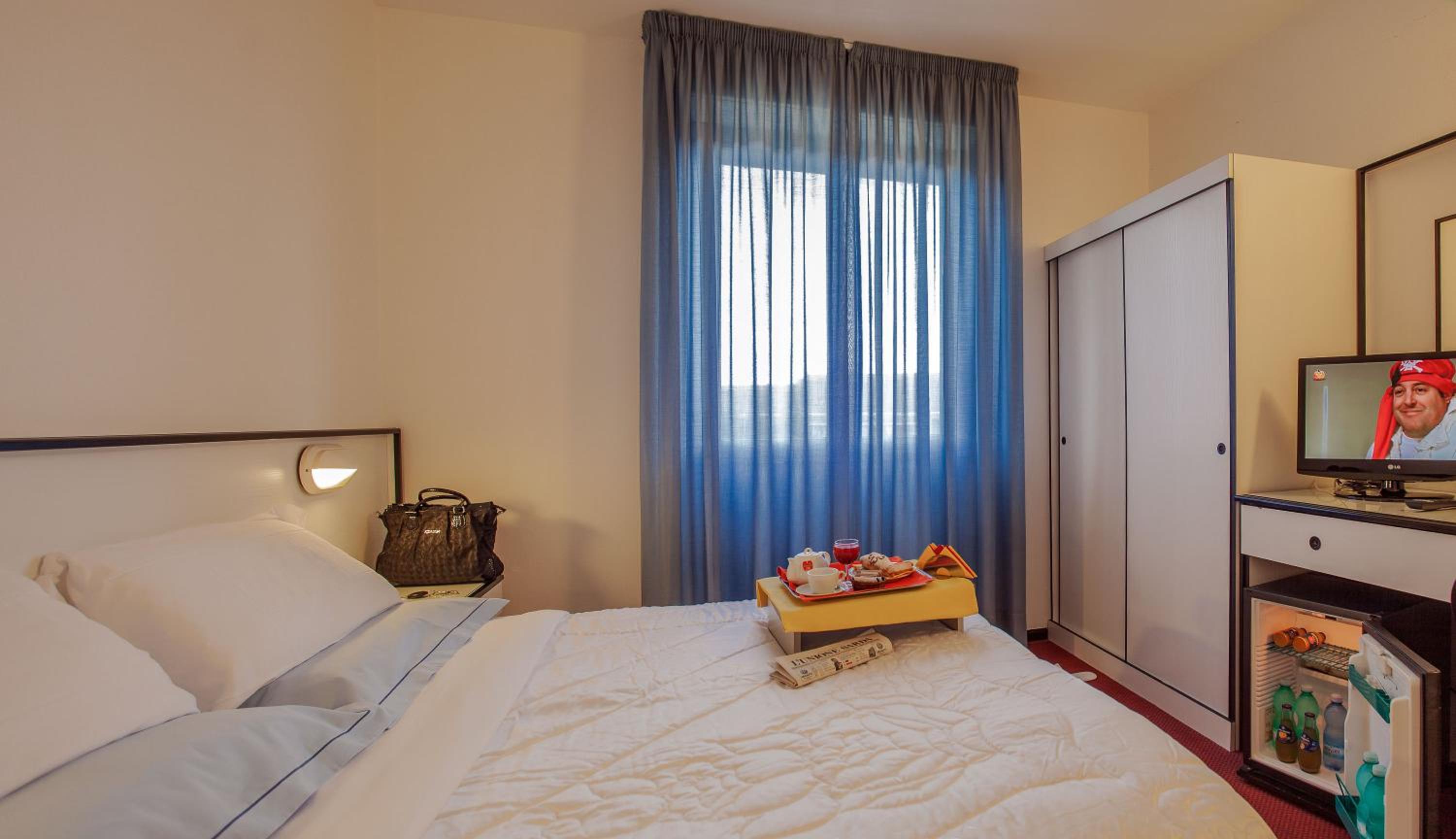 Double Room - Photo 7