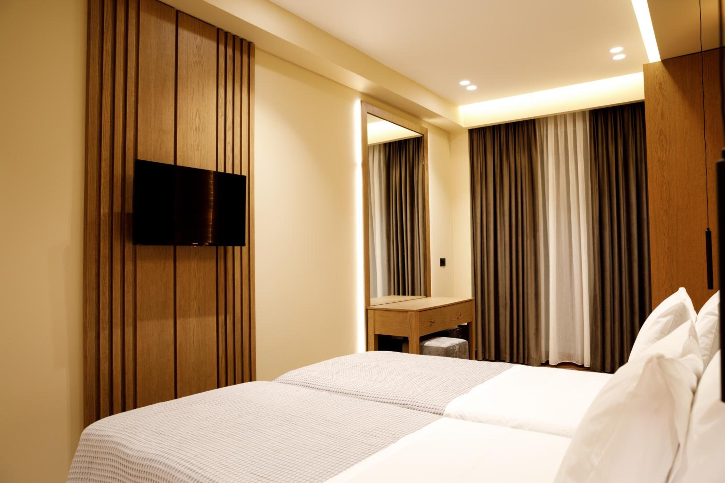 Deluxe Double or Twin Room with Balcony photo 3