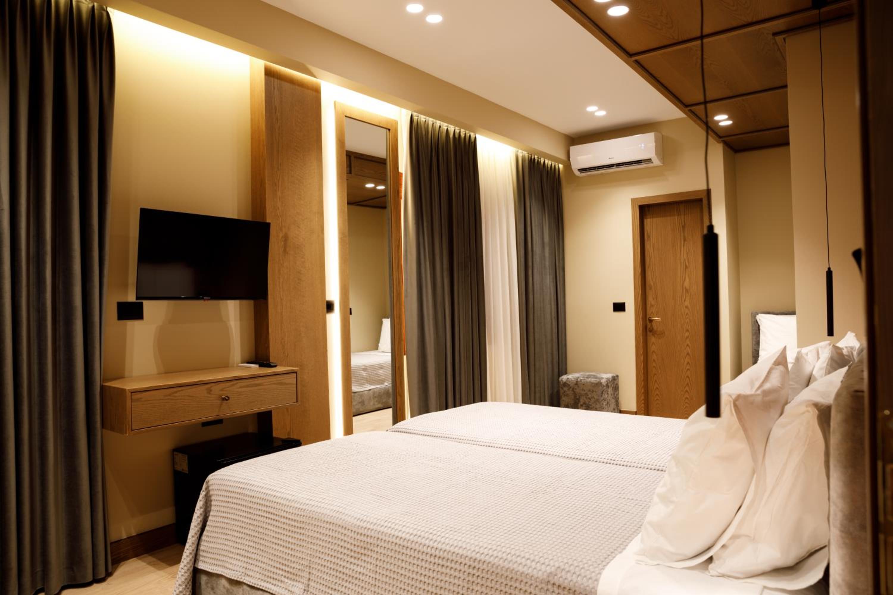 Deluxe Double or Twin Room with Balcony photo 2