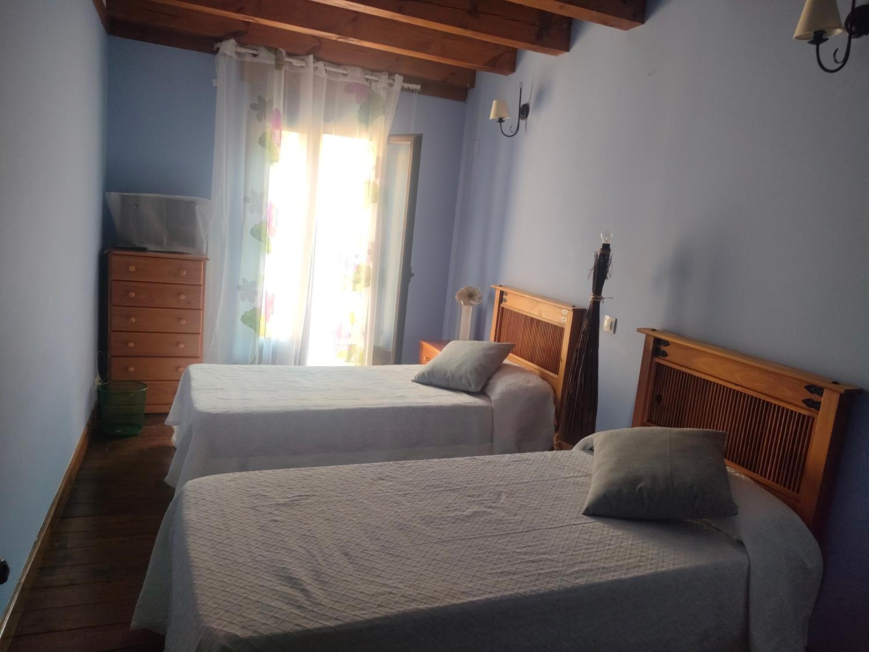 Double Room with Shared Bathroom photo 2