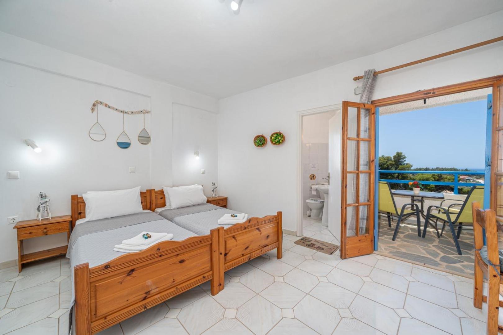 One-Bedroom Apartment with Balcony and Sea View photo 1