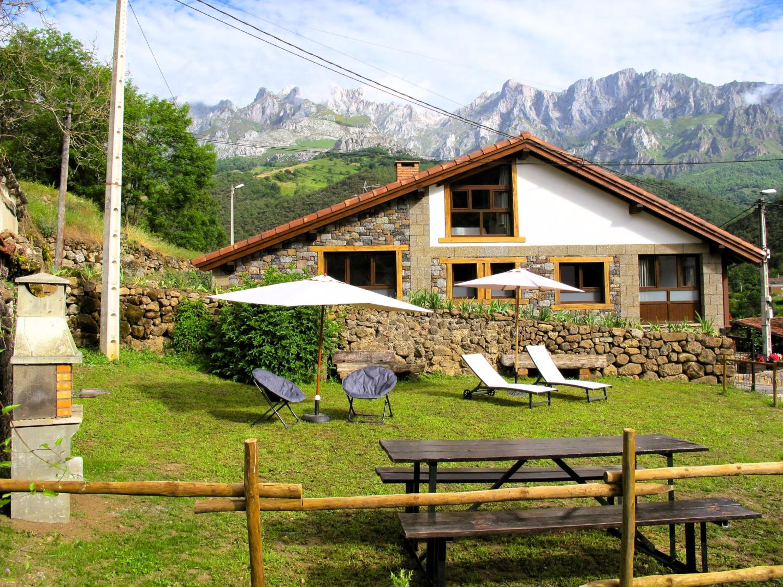 Three-Bedroom Chalet photo 3