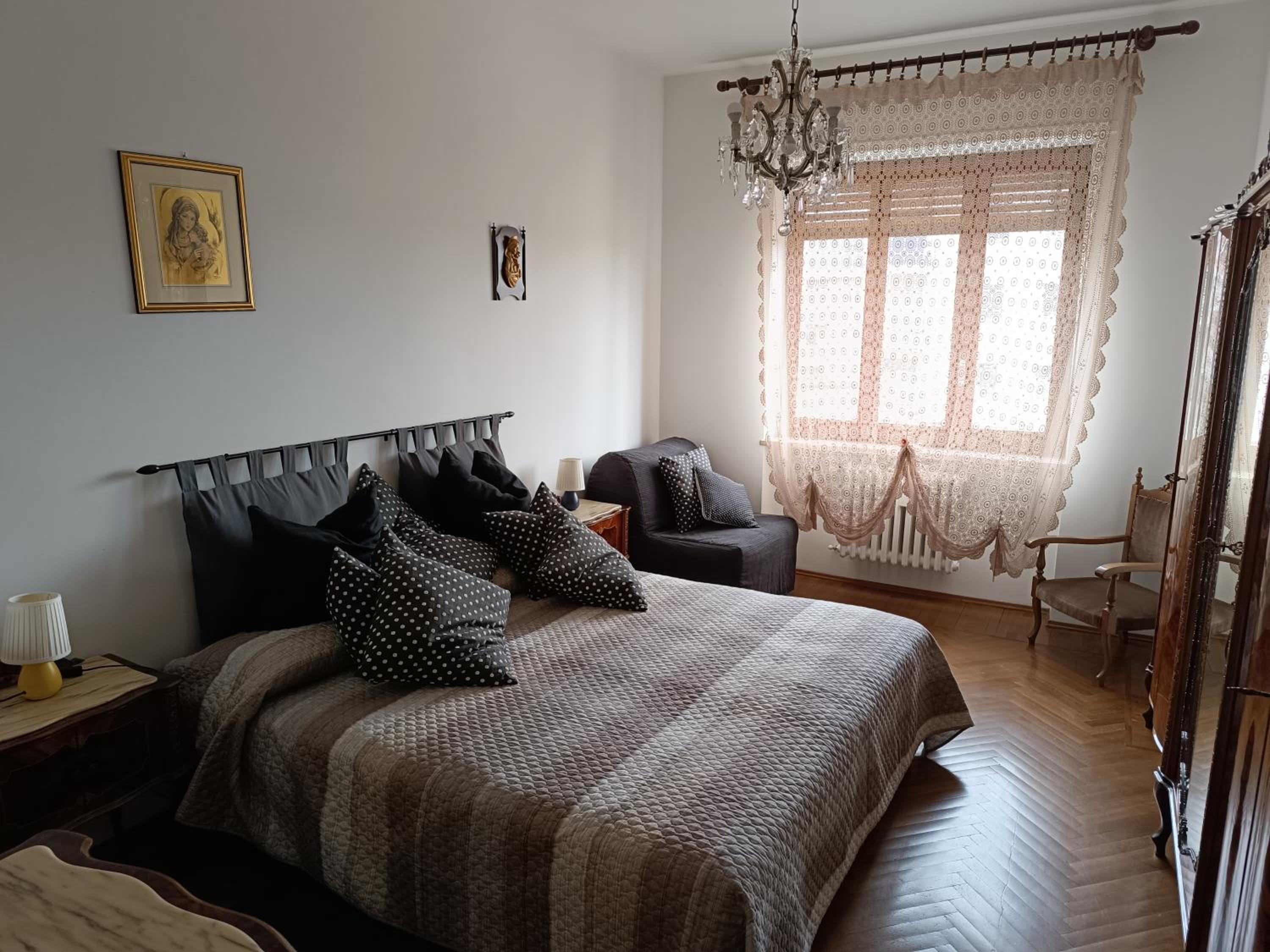 Two-Bedroom Apartment - Photo 40