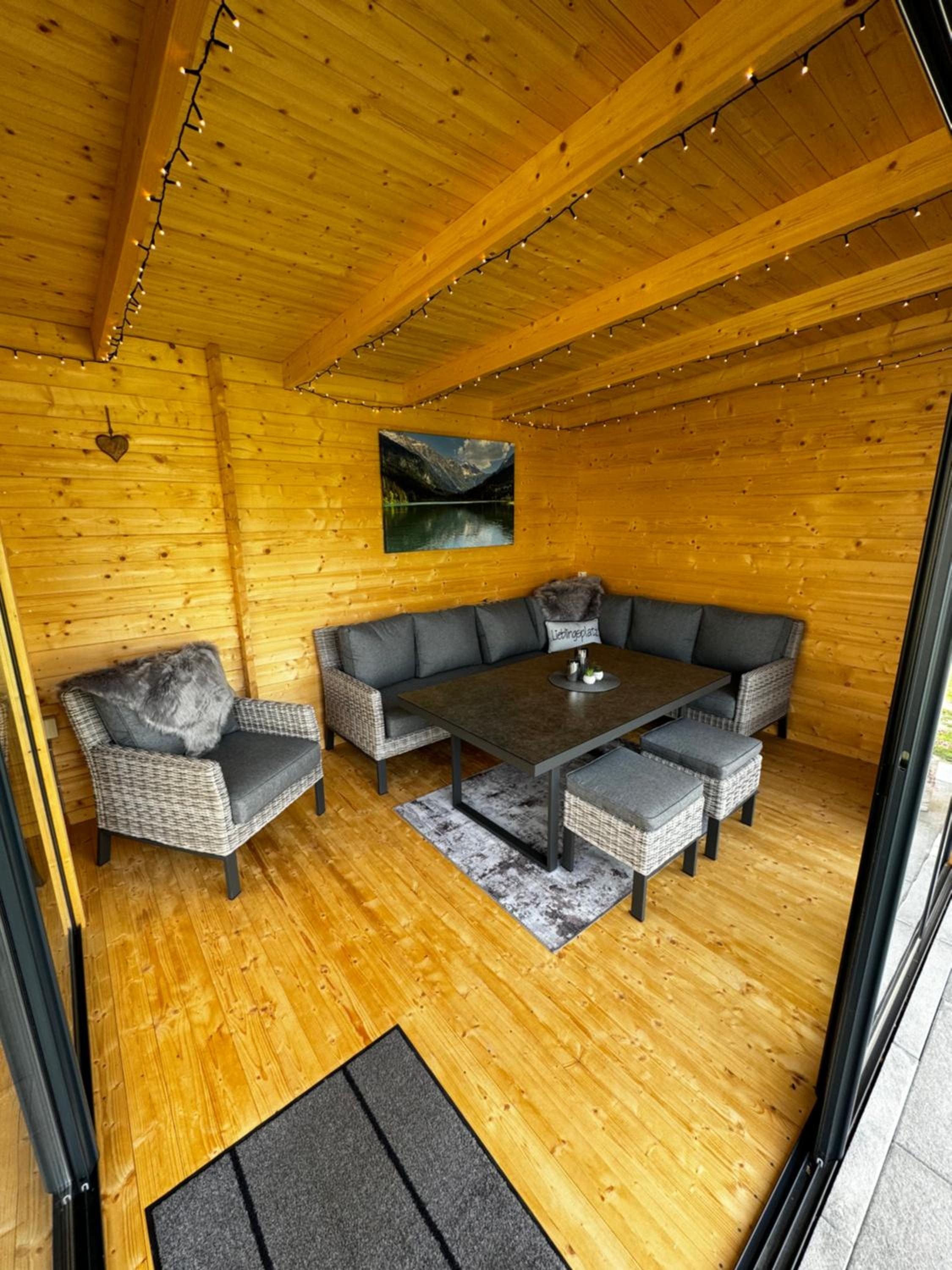 Family Room - Photo 5