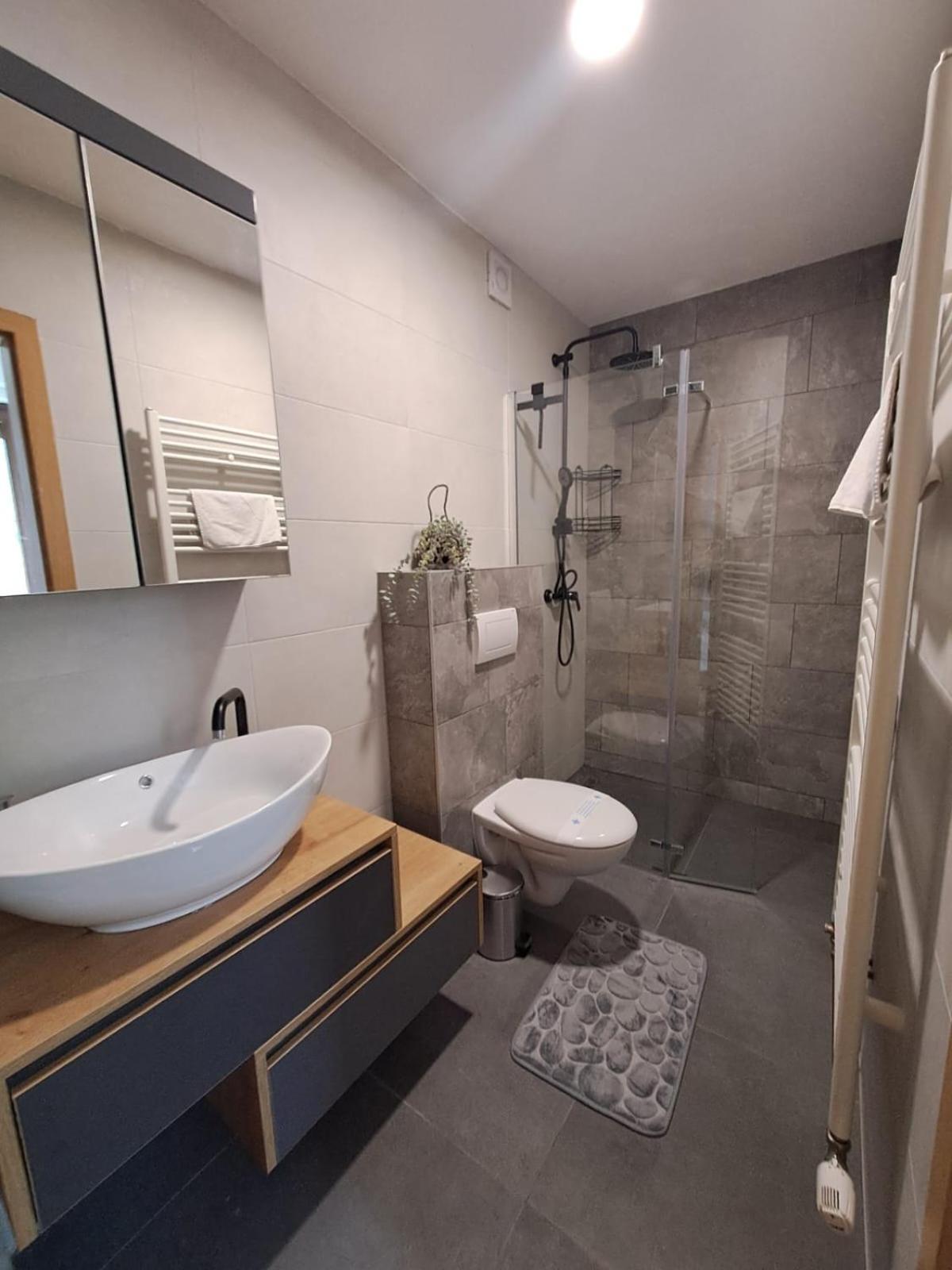 Double Room - Photo 4