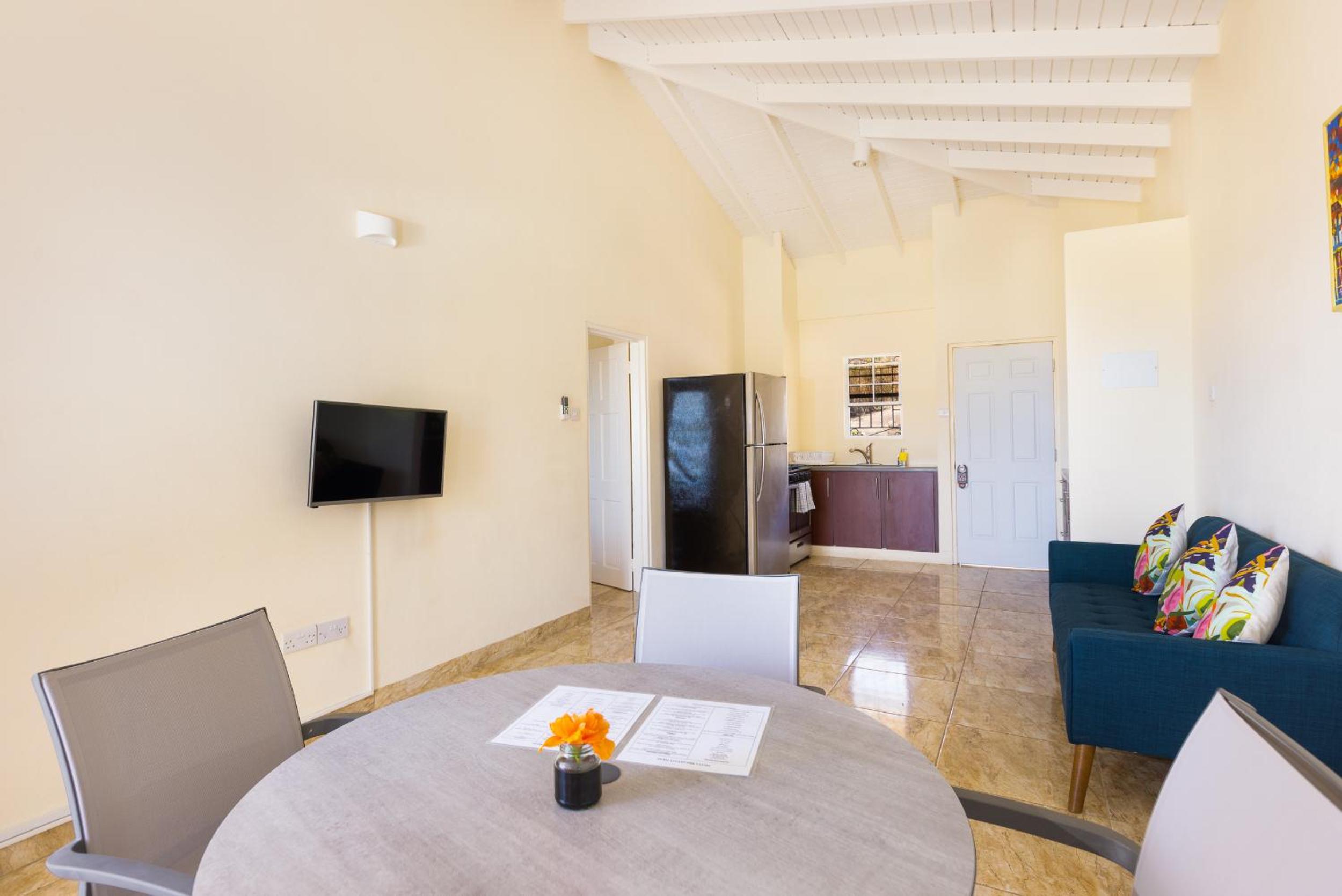 Hilltop Oceanview Suite photo 2