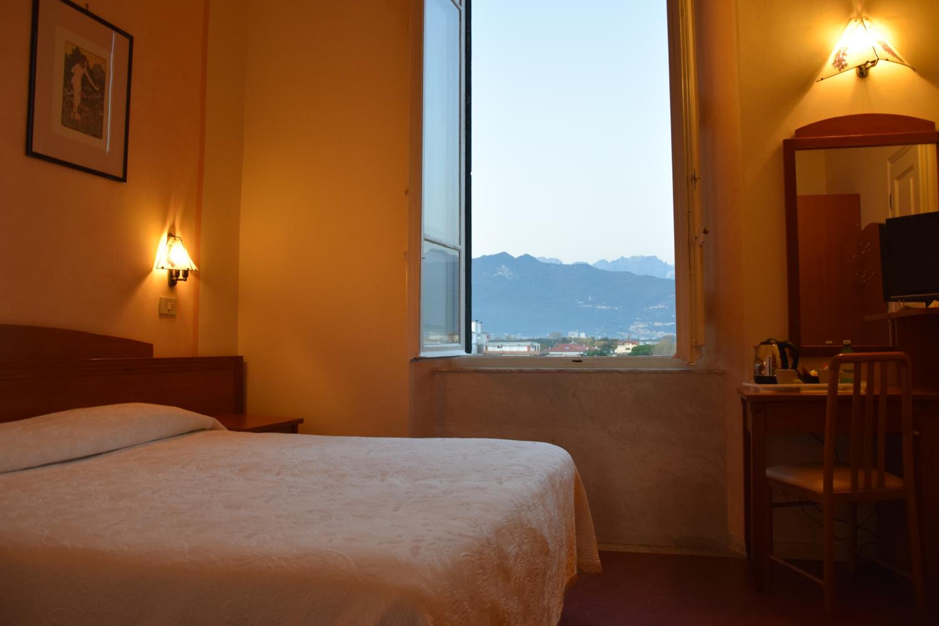 Double Room with Mountain View