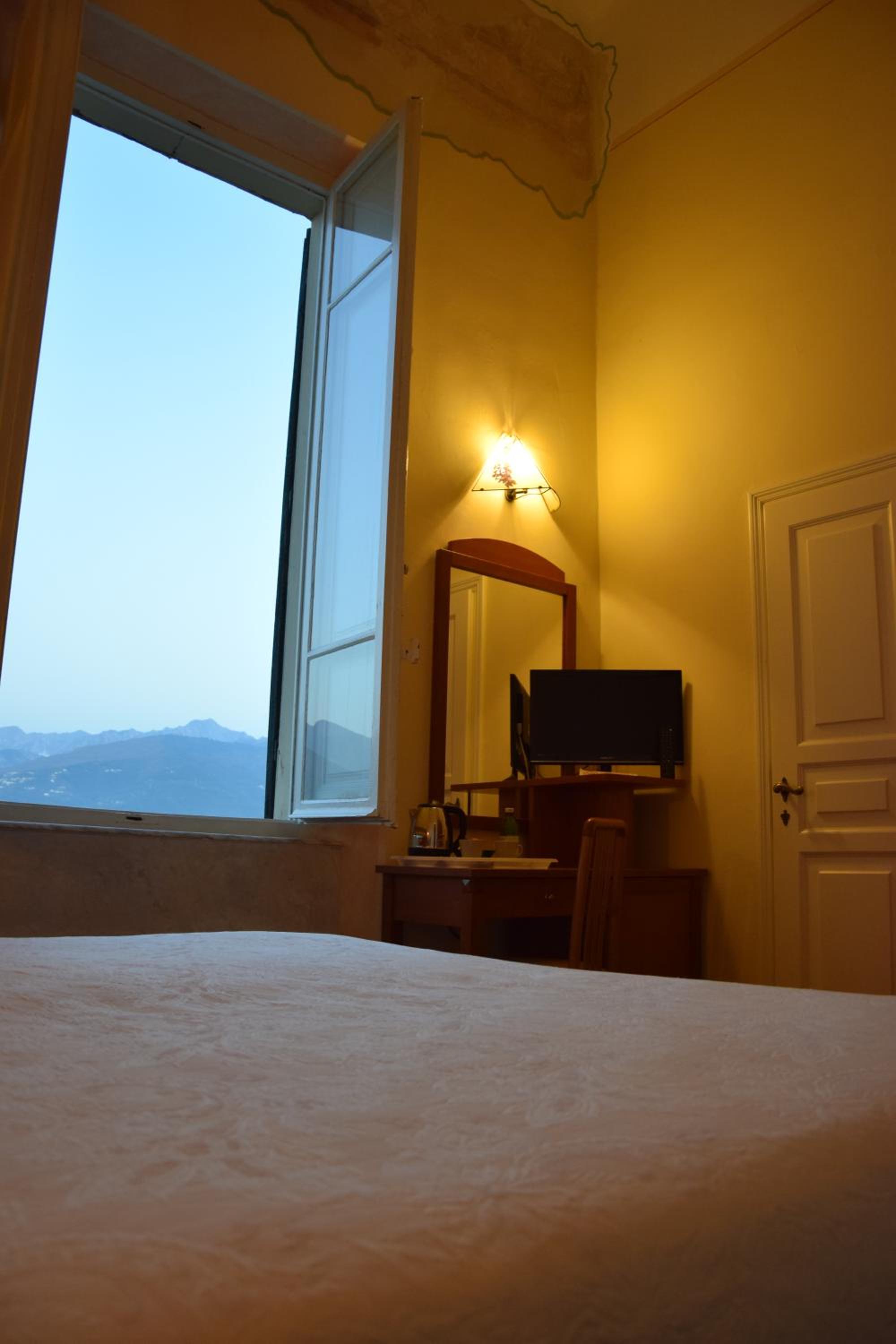 Double Room with Mountain View photo 3