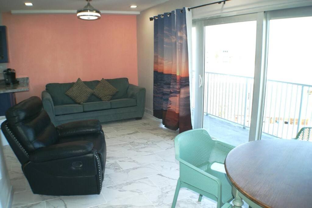 Two-Bedroom Apartment photo 2