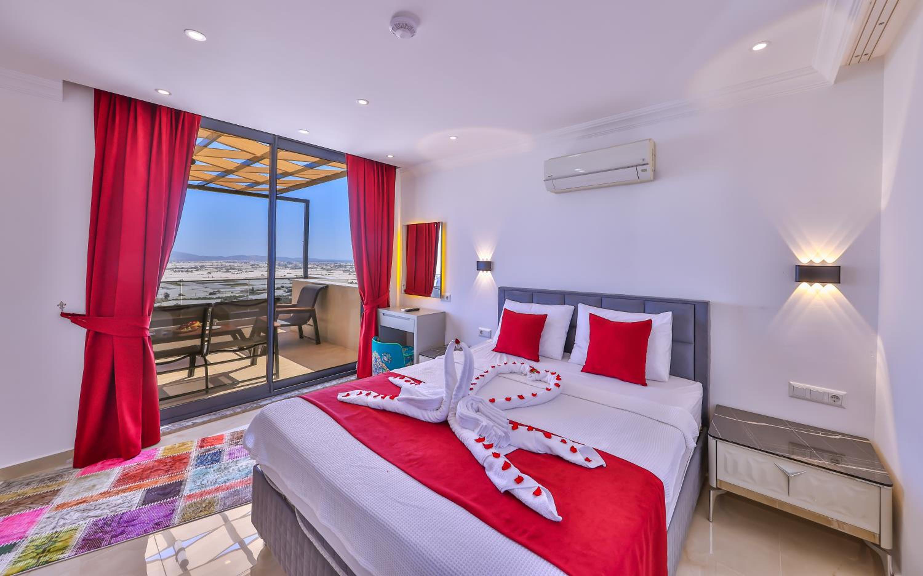 Three-Bedroom Villa photo 1