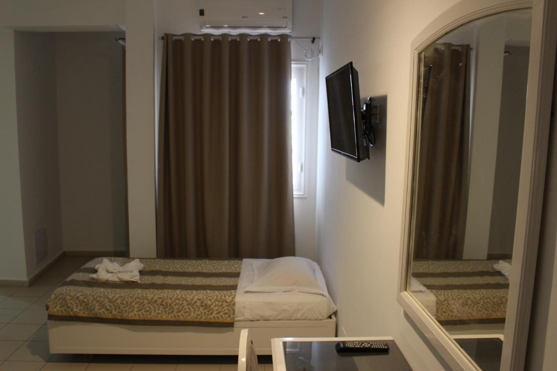 Superior Triple Room photo 3