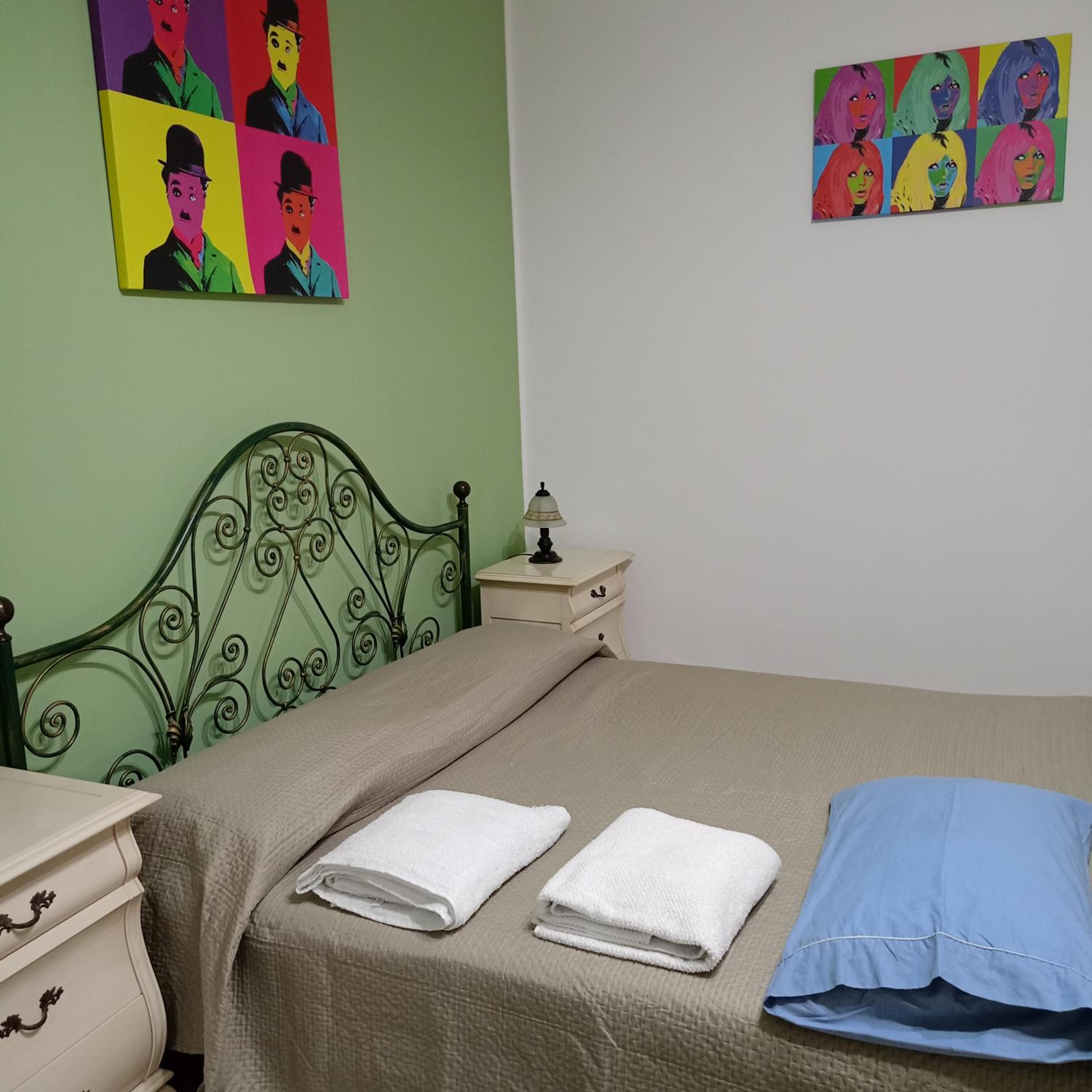 Standard Double Room with Shared Bathroom