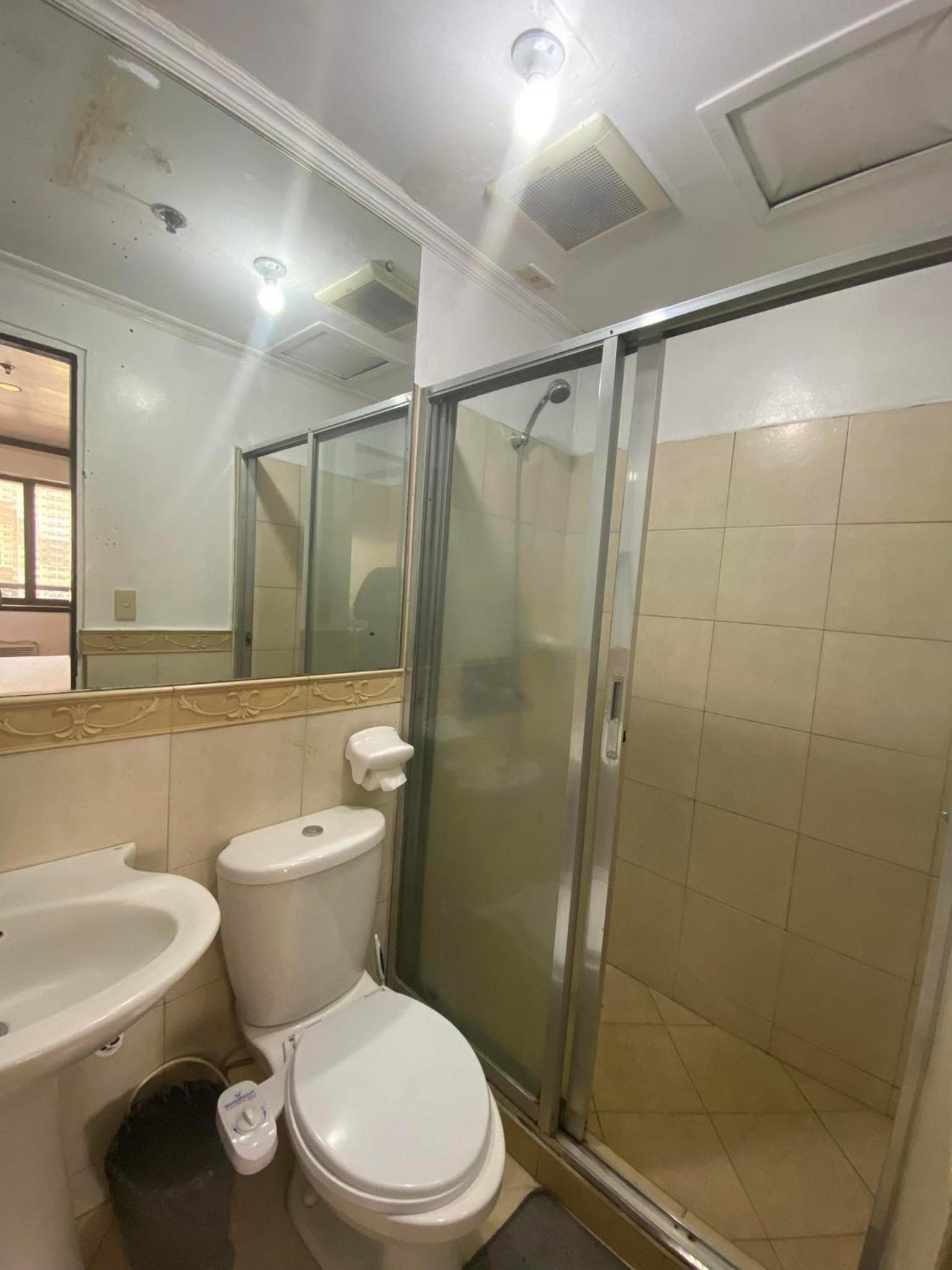 Apartment with Balcony - Photo 5