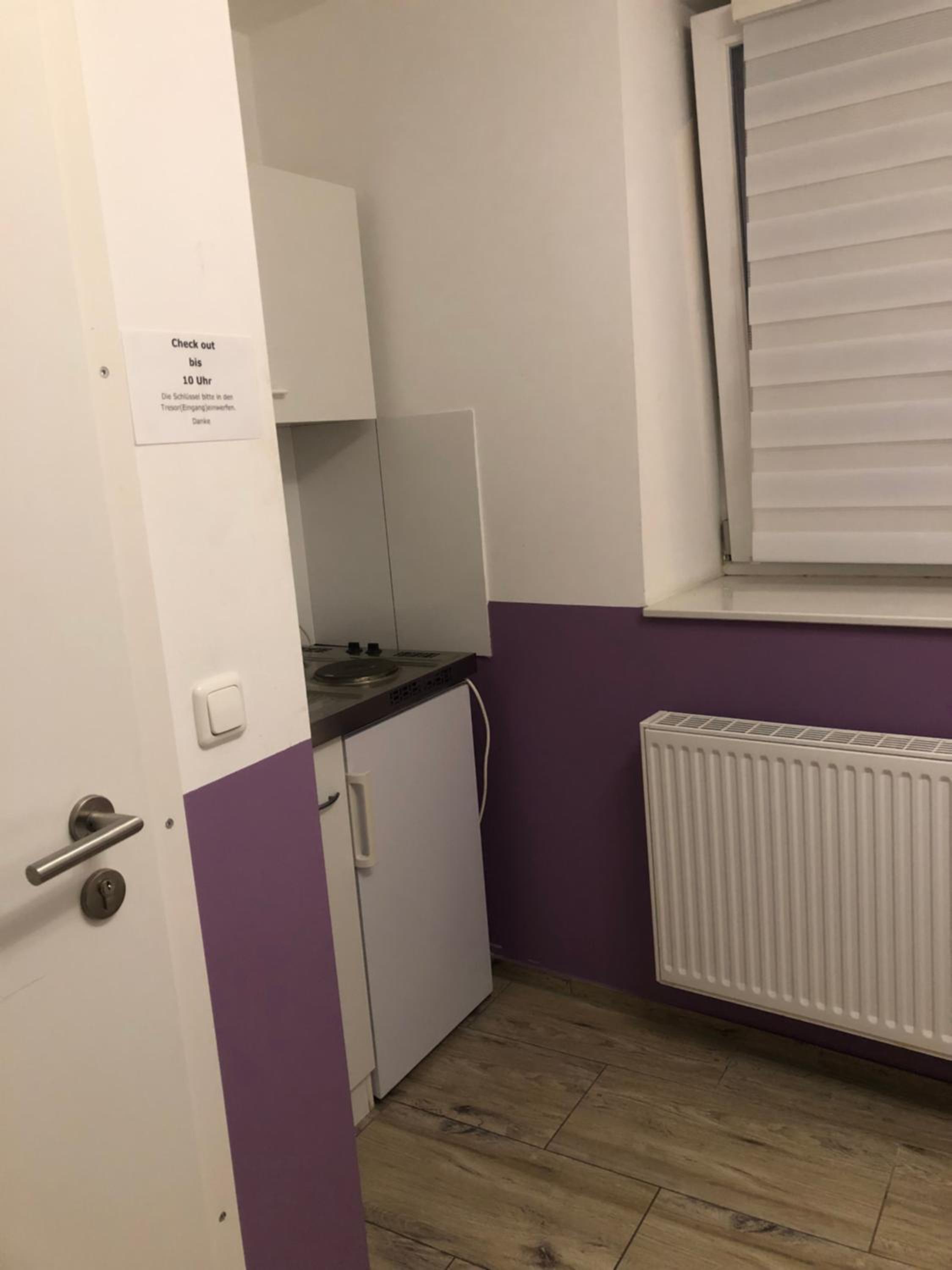 Small Single Room photo 2