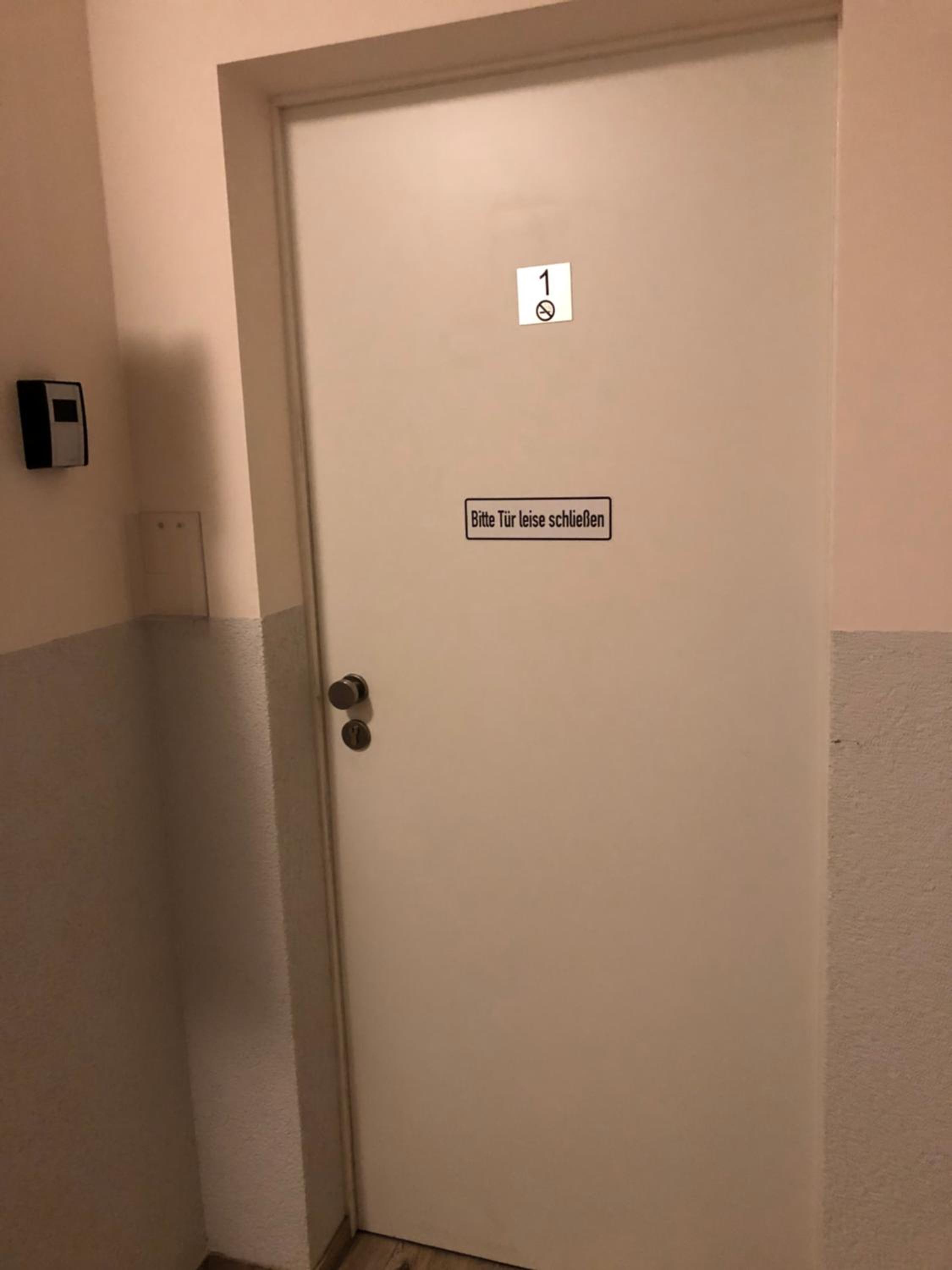 Small Single Room photo 3