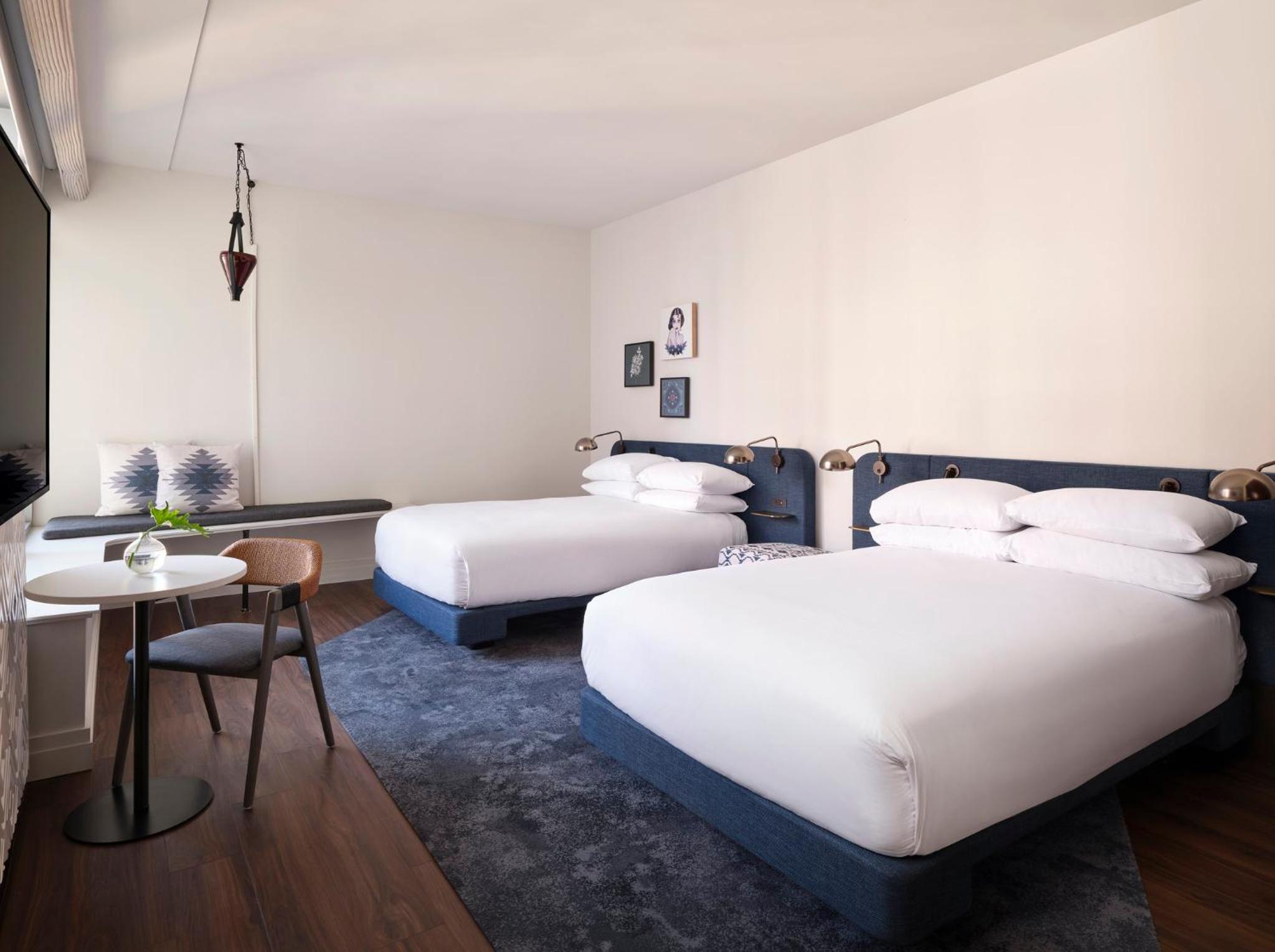 Premium Room with Two Double Beds - Photo 3