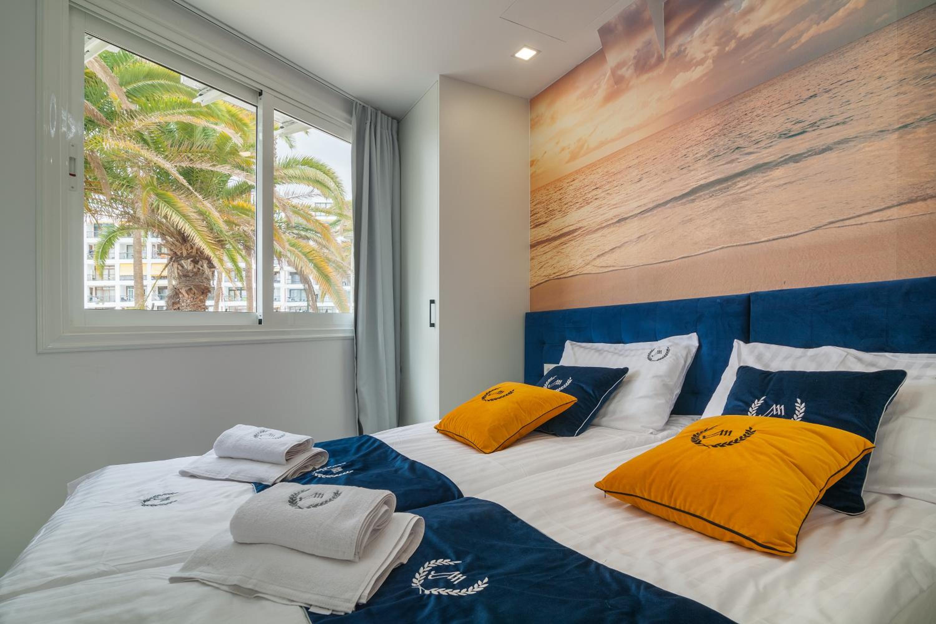 One-Bedroom Apartment with Pool View photo 3