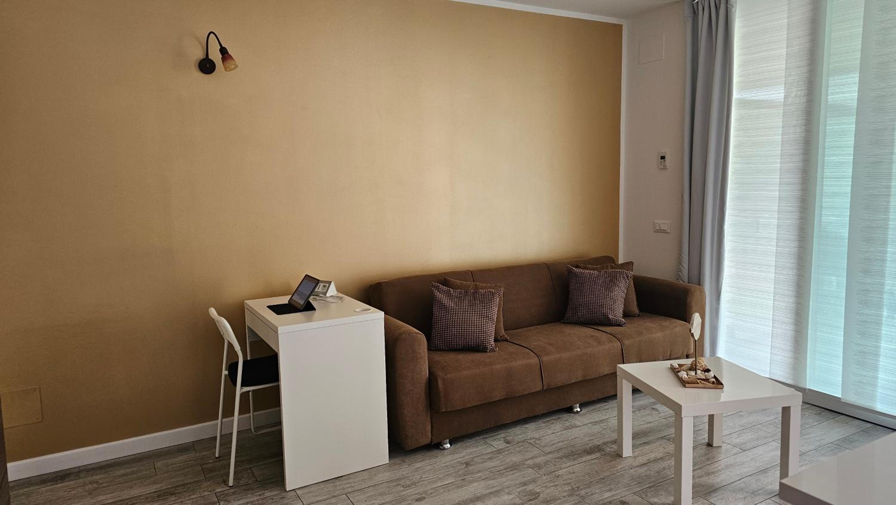 One-Bedroom Apartment photo 3