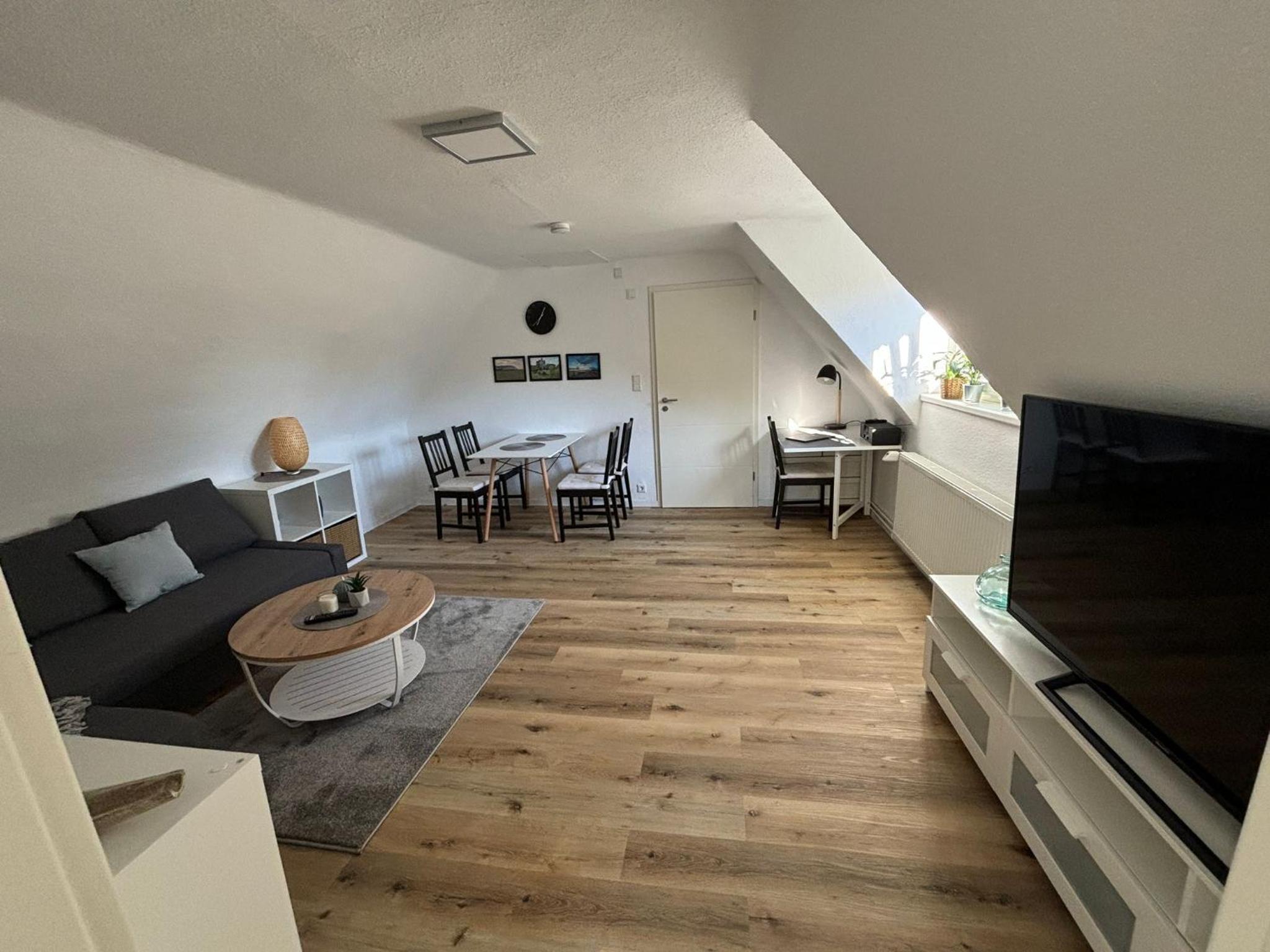 One-Bedroom Apartment photo 1