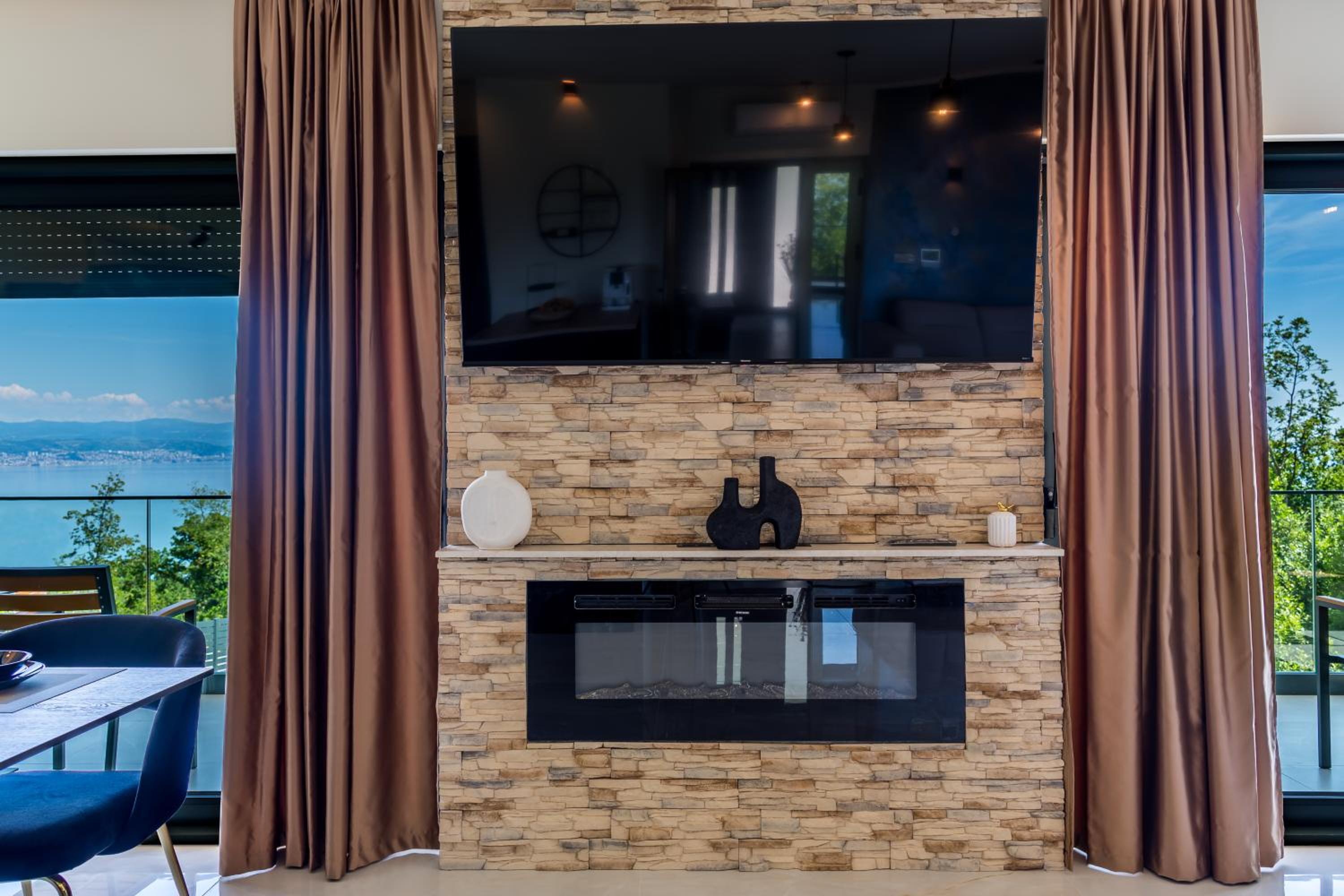 Villa photo 2