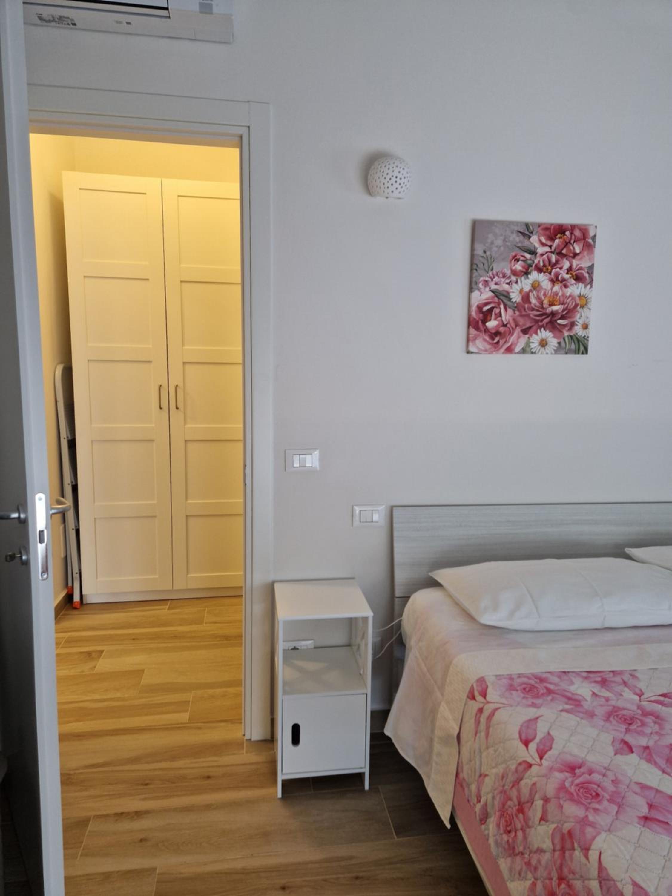 Two-Bedroom Apartment with Mountain View