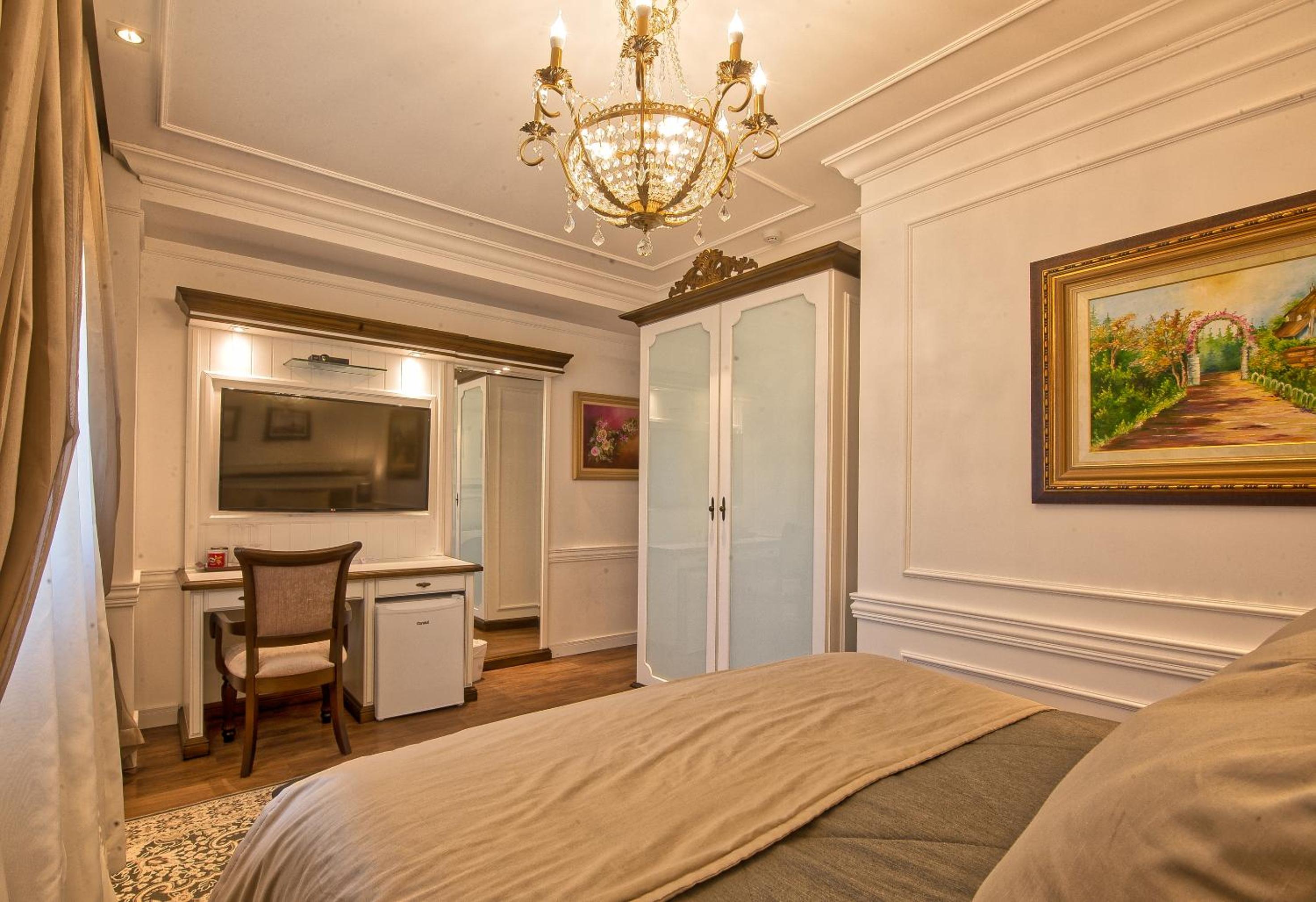 Available room thumbnail 5