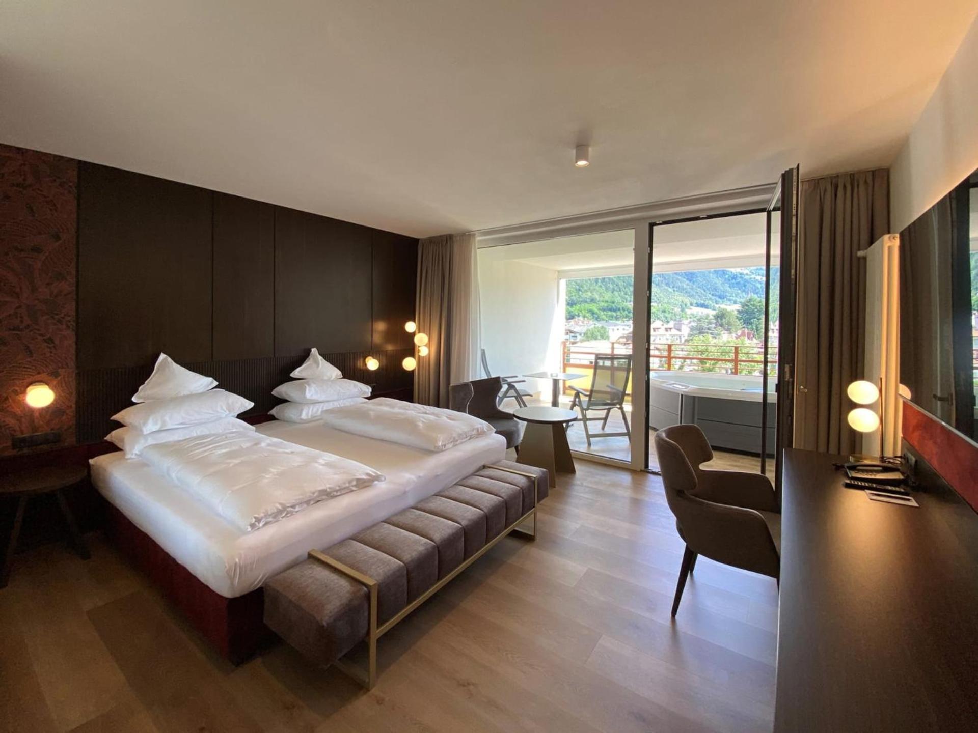 King Room with Spa Bath photo 3
