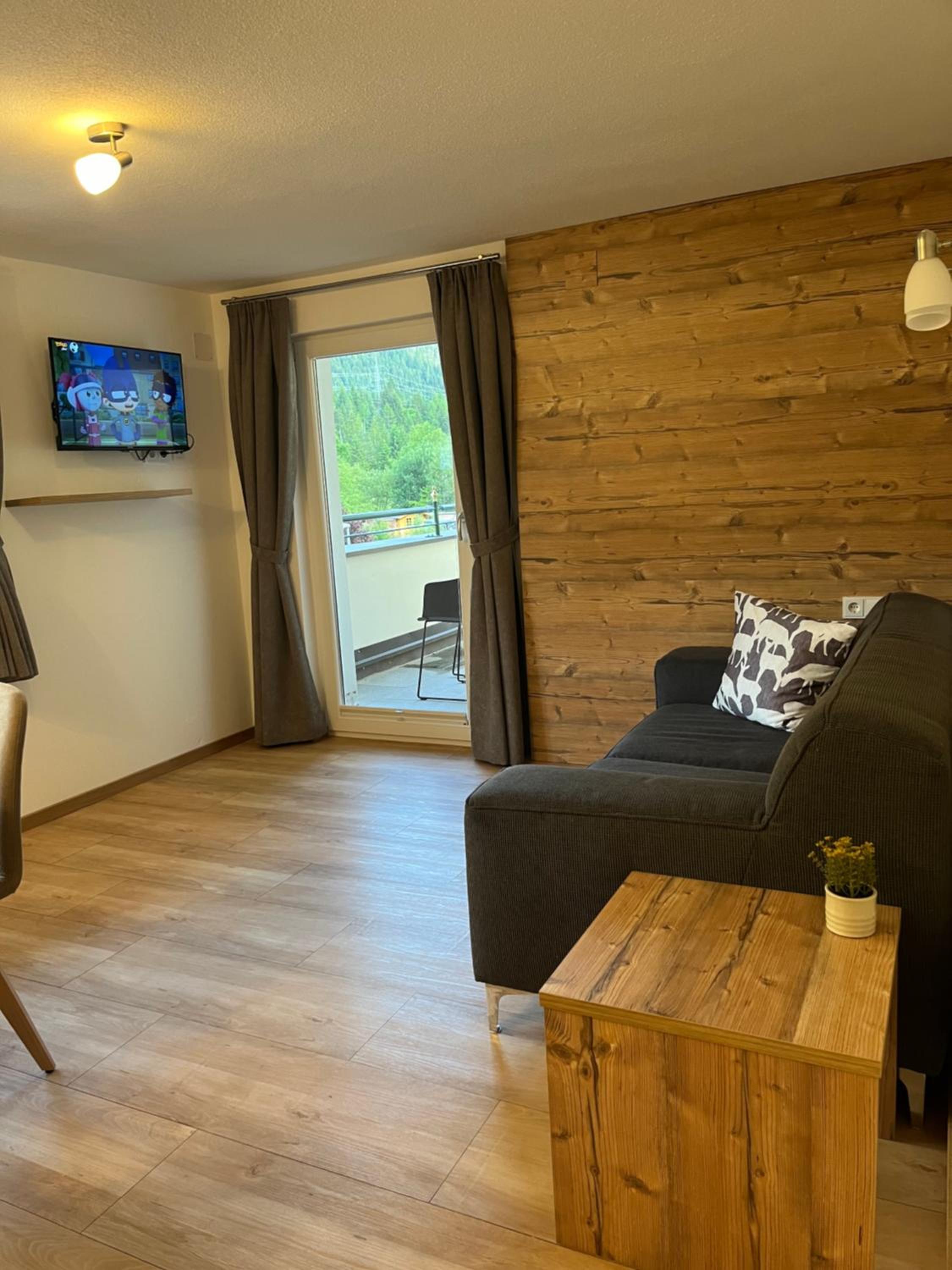 Apartment with Mountain View photo 1