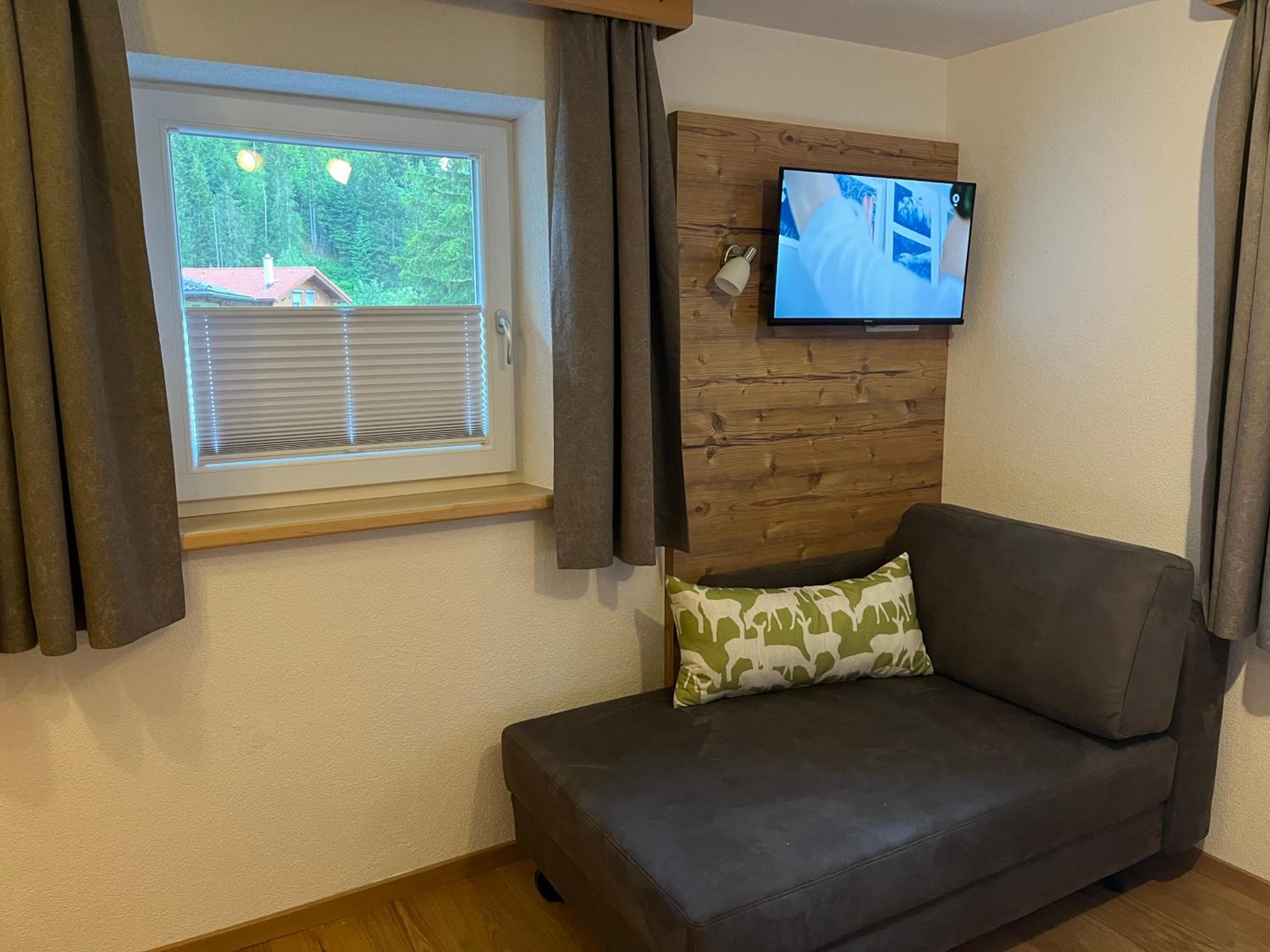 Apartment with Mountain View photo 1
