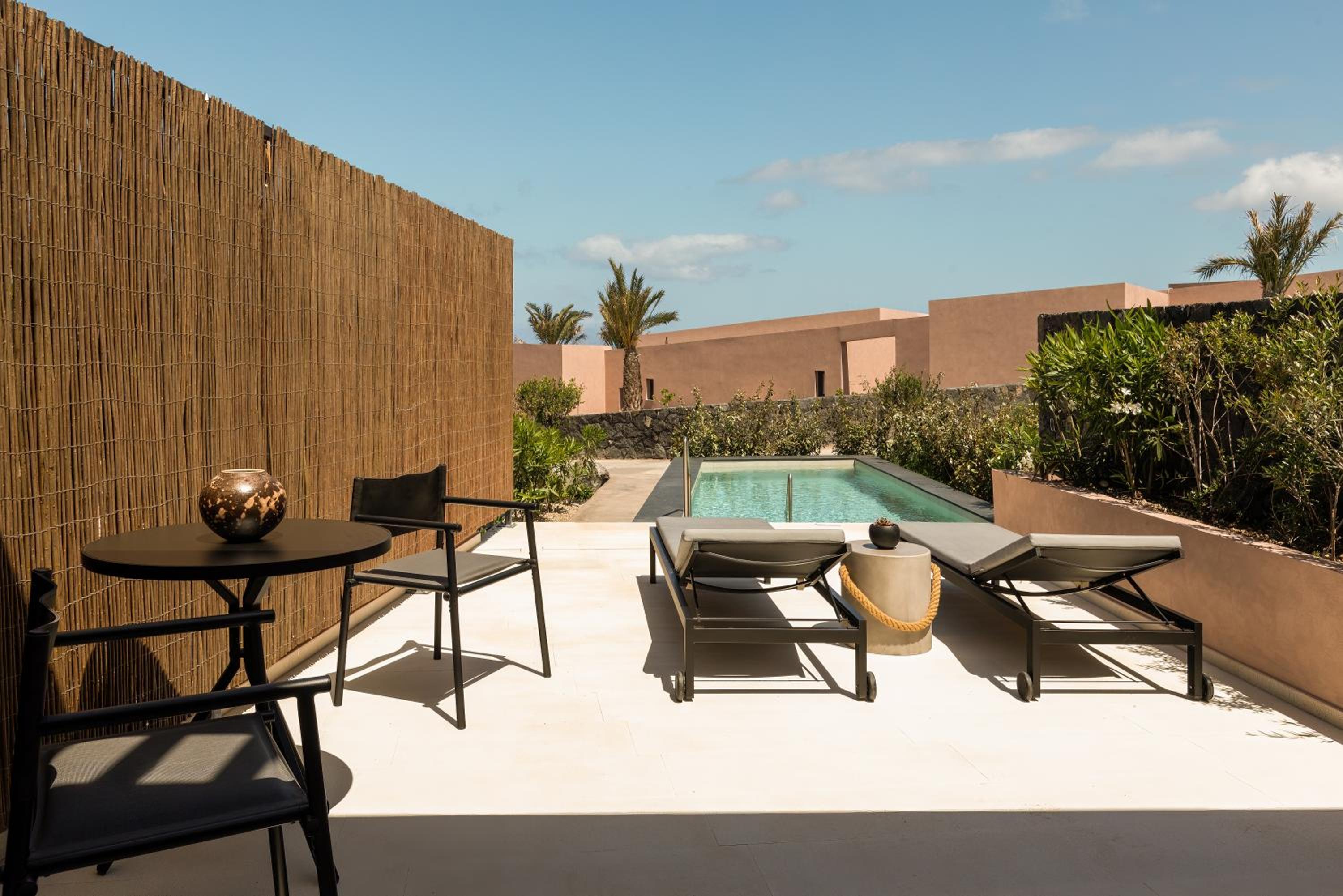 Echoes Bungalow with Zen Pool thumbnail 5