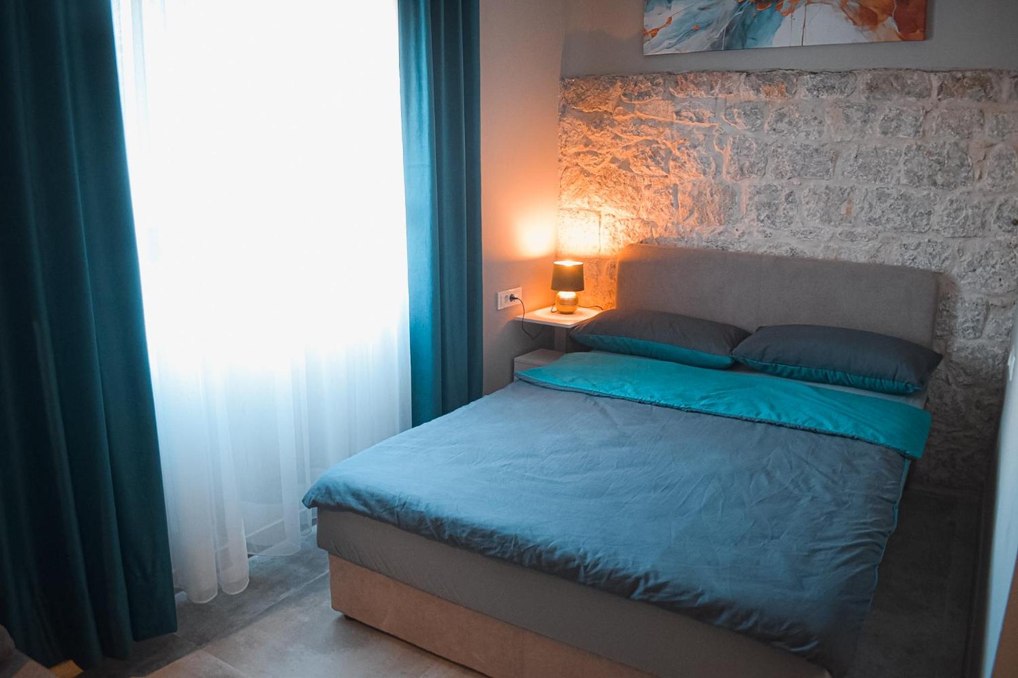 Deluxe Room (2 Adults + 1 Child)