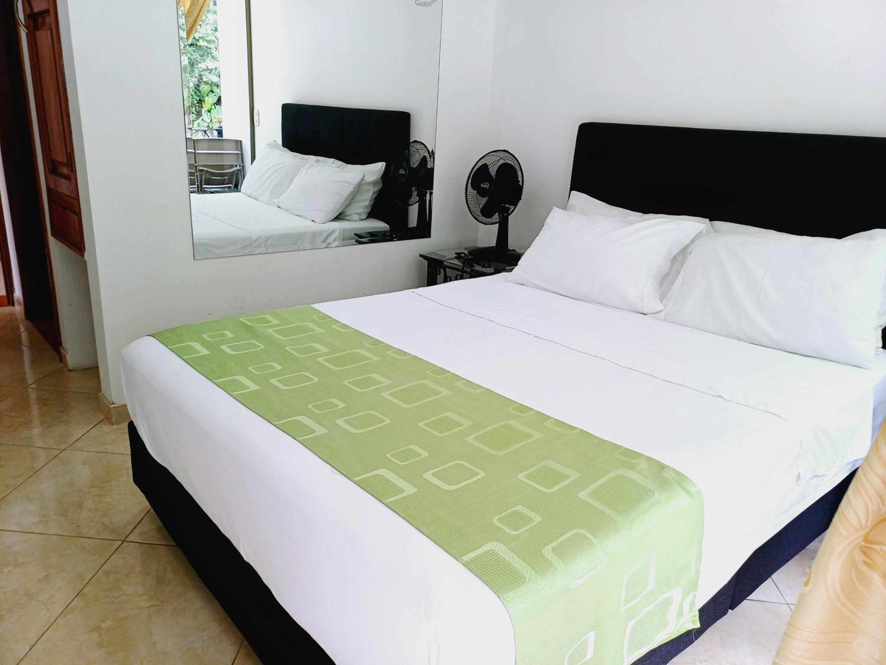Budget Double Room photo 3