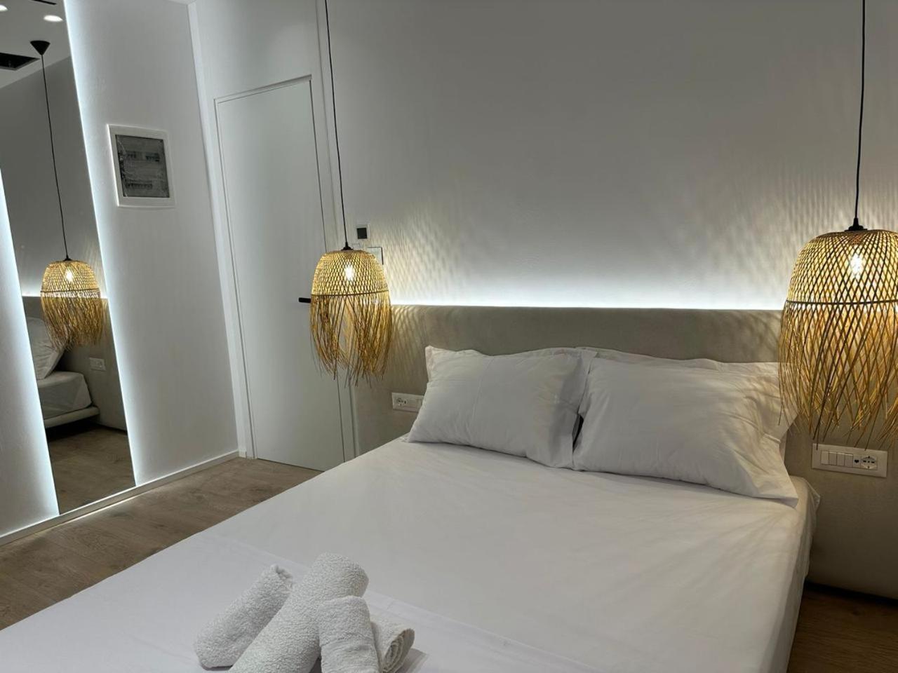 Deluxe Double Room with Balcony photo 1