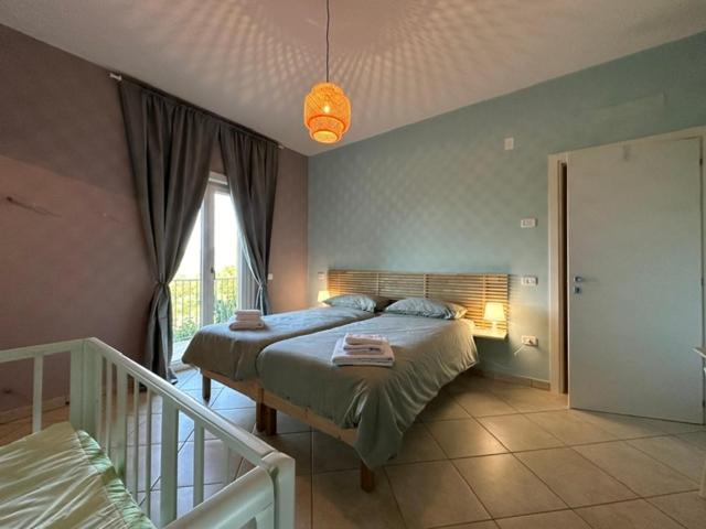 King Room with Roll-In Shower - Disability Access photo 3