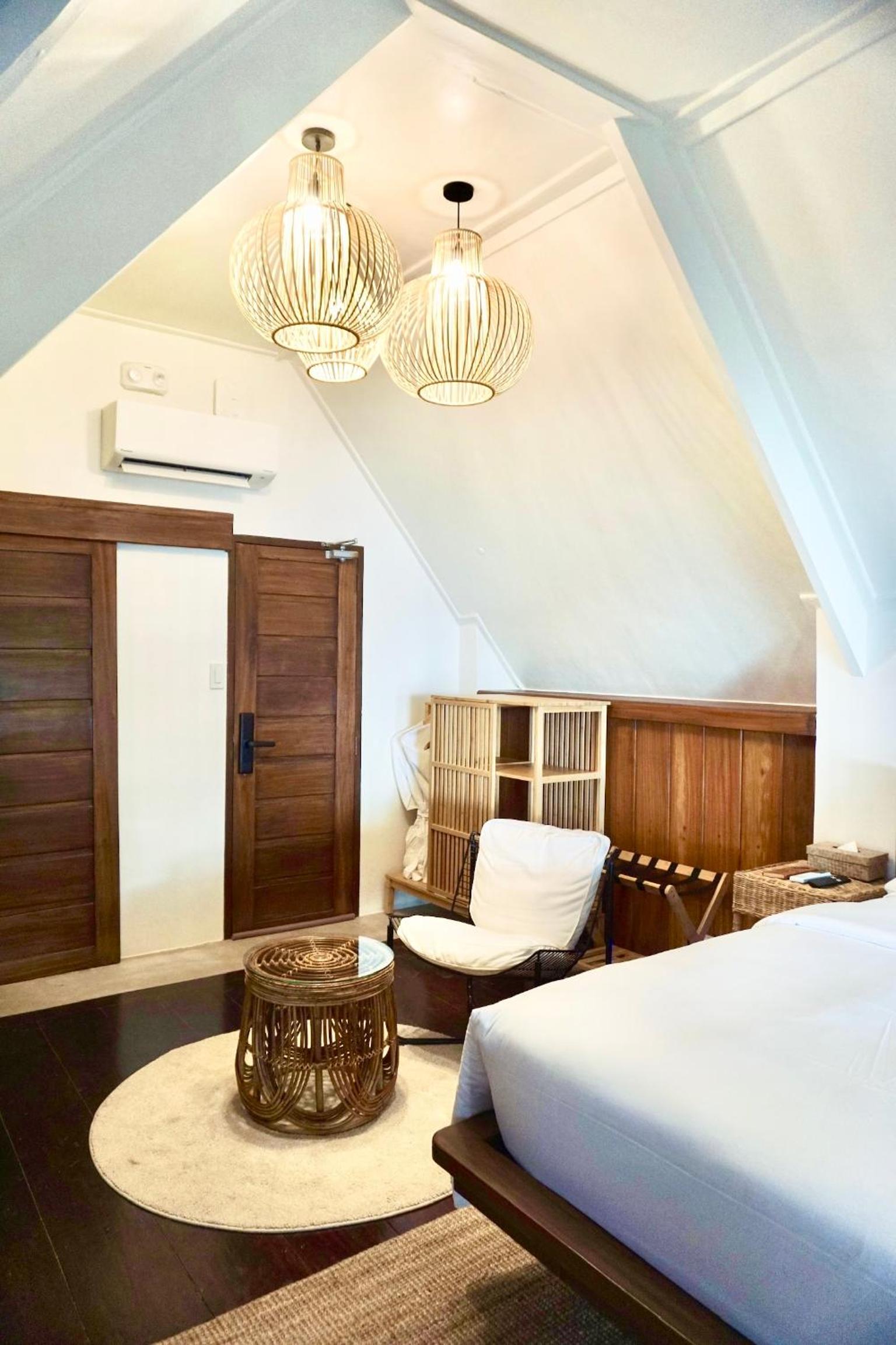 Deluxe Double Room with Balcony and Sea View
