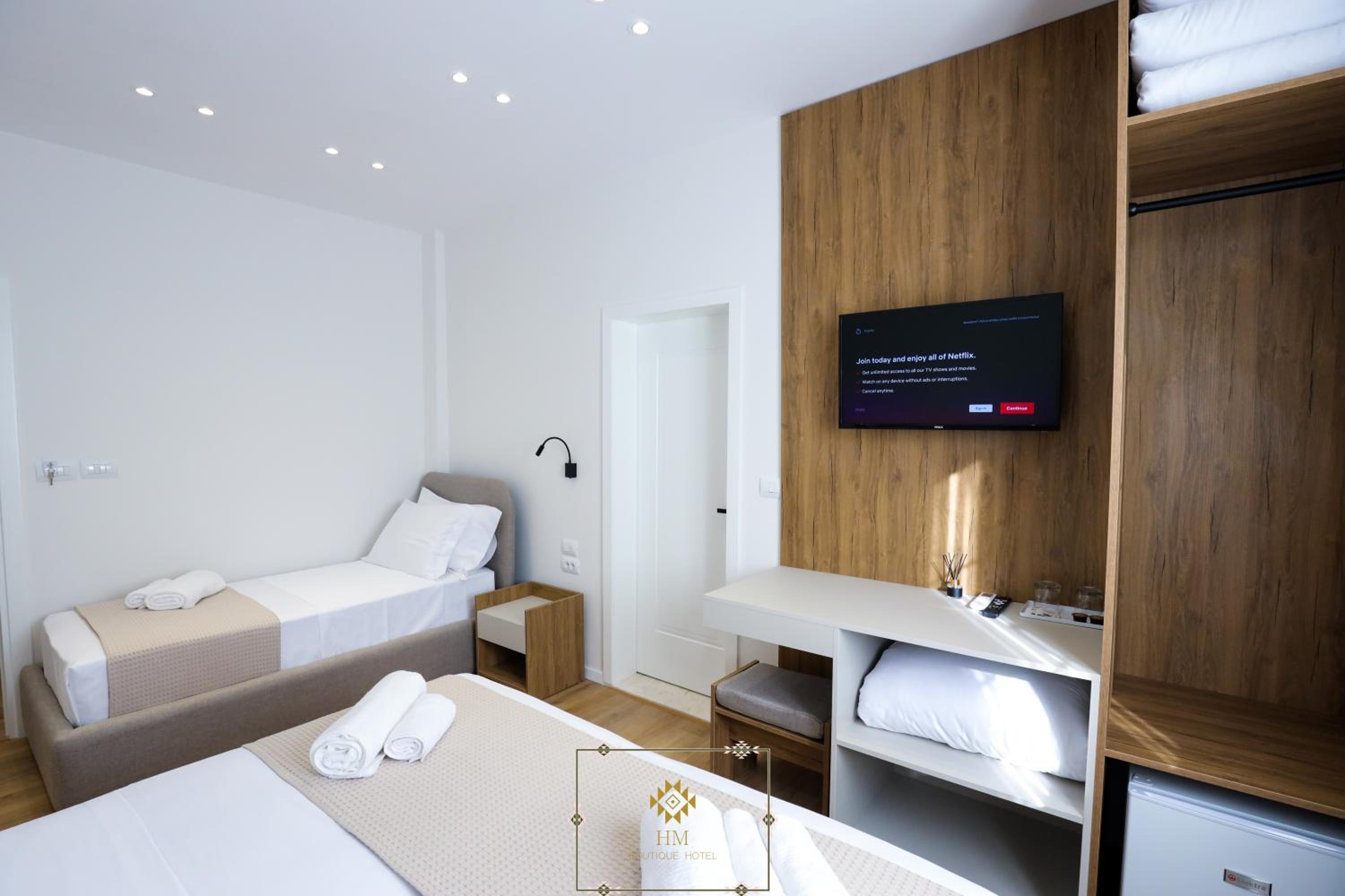 Triple Room with Private Bathroom photo 3
