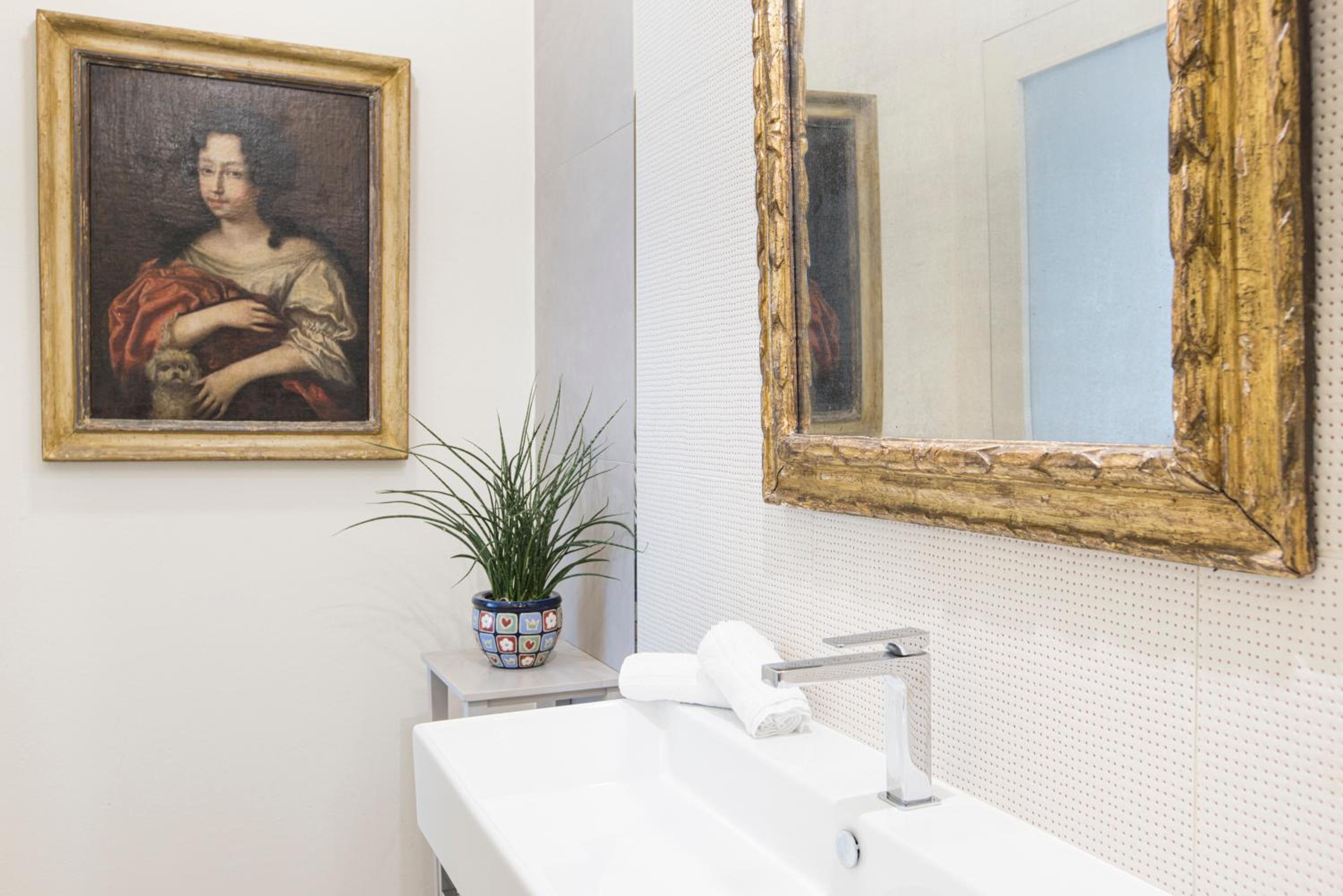 Quadruple Room with Private Bathroom photo 2