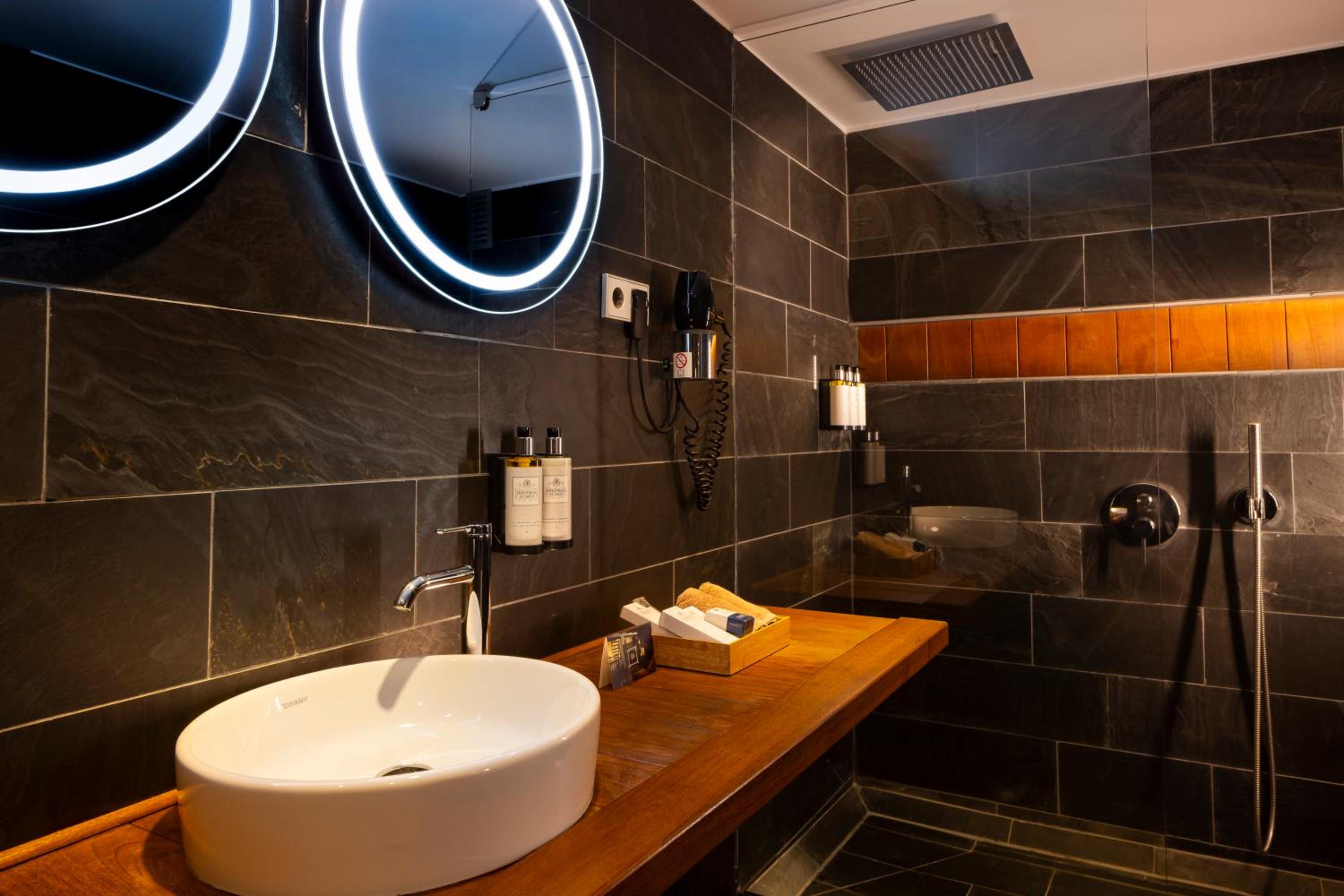 Double or Twin Room photo 3