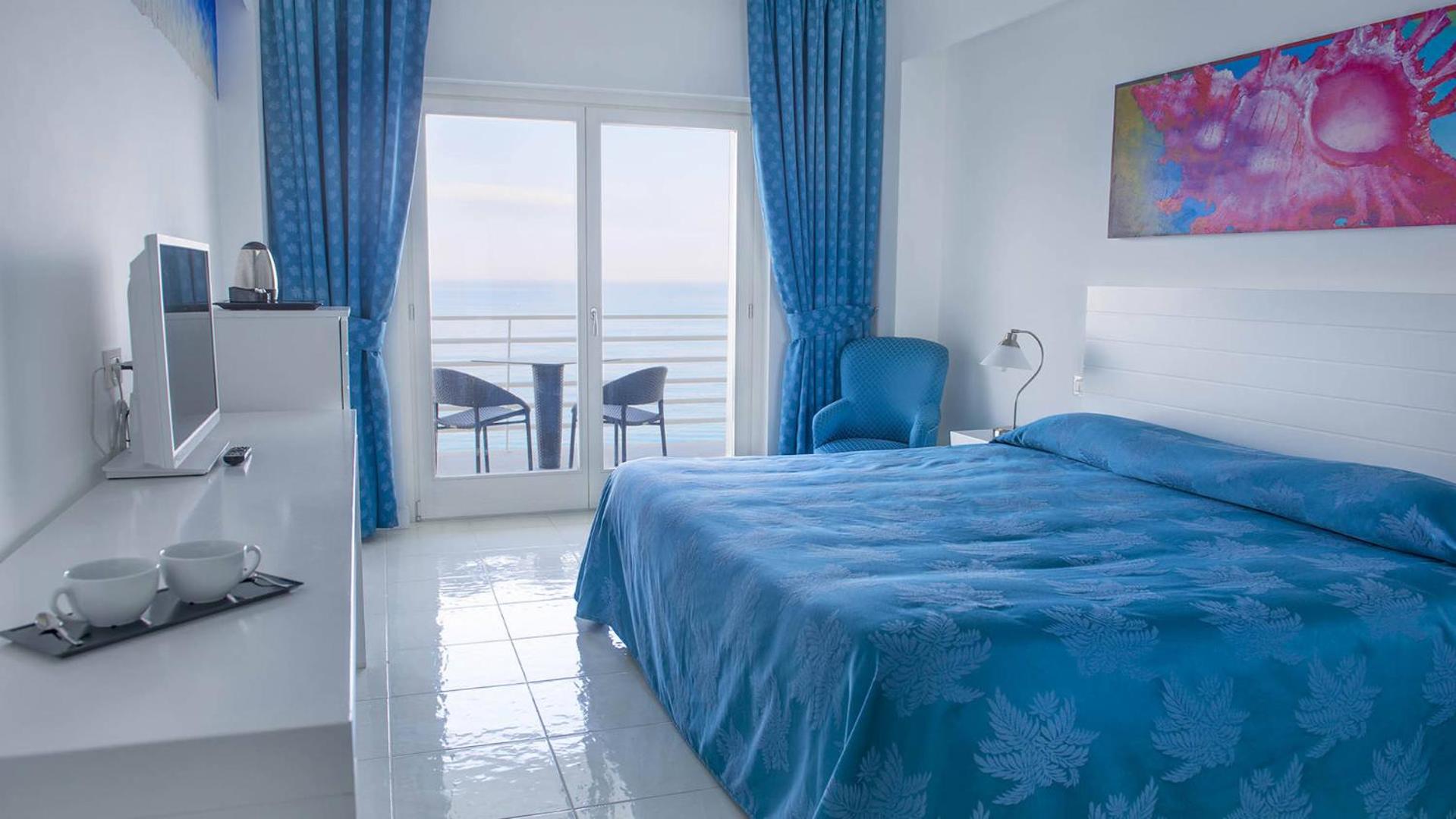 Comfort Double or Twin Room with Sea View photo 3