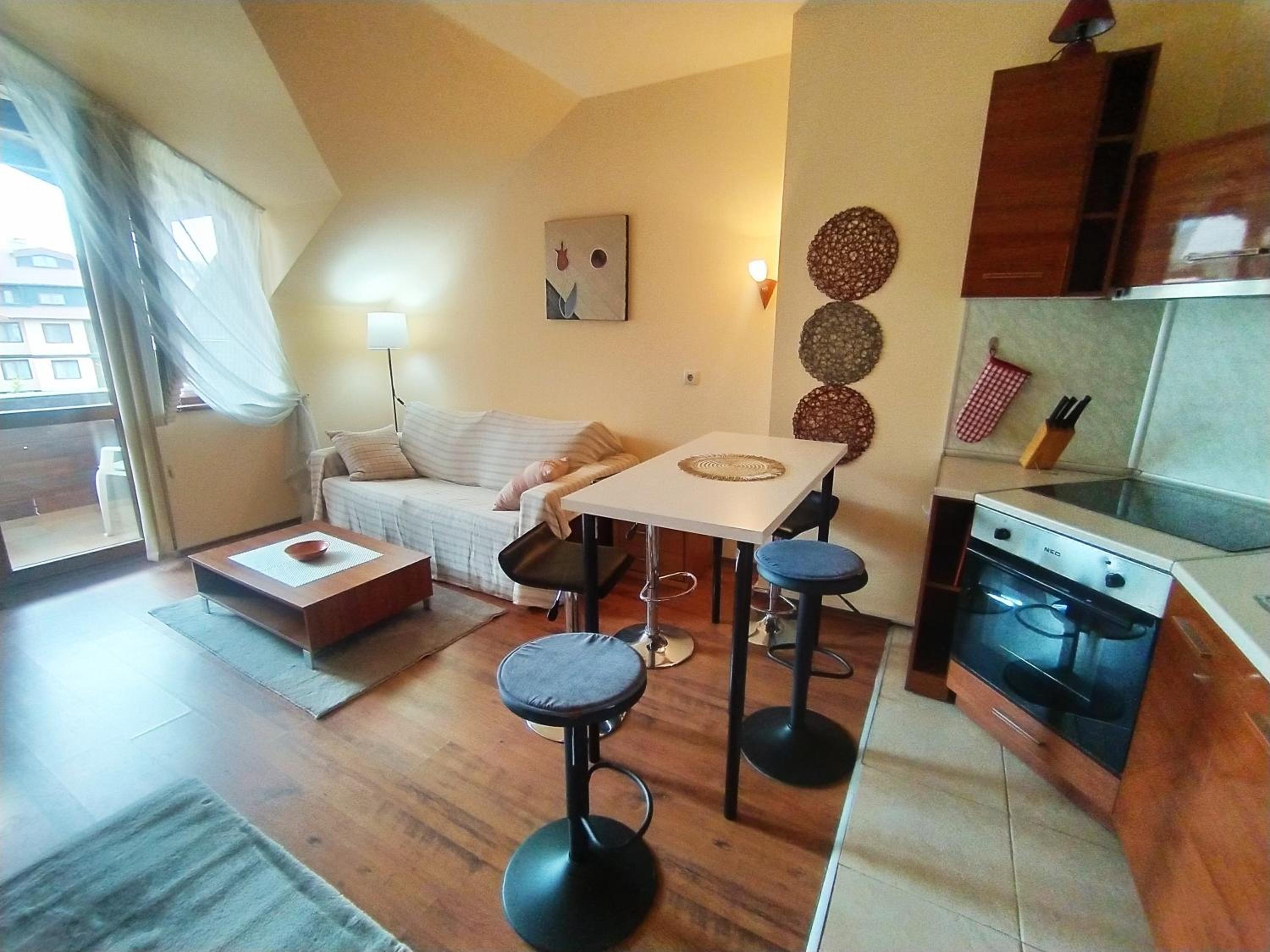 One-Bedroom Apartment photo 2