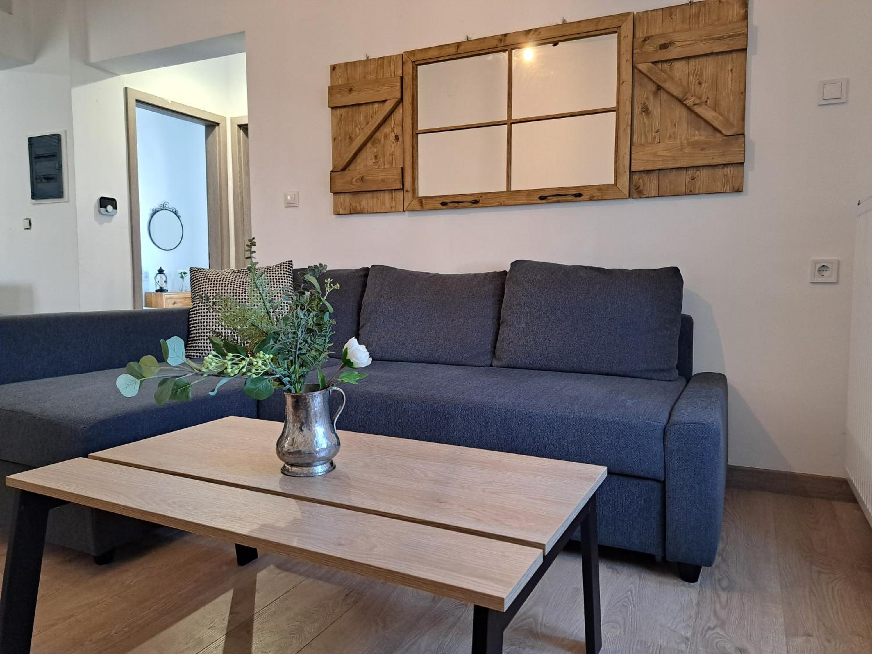 One-Bedroom Apartment photo 1