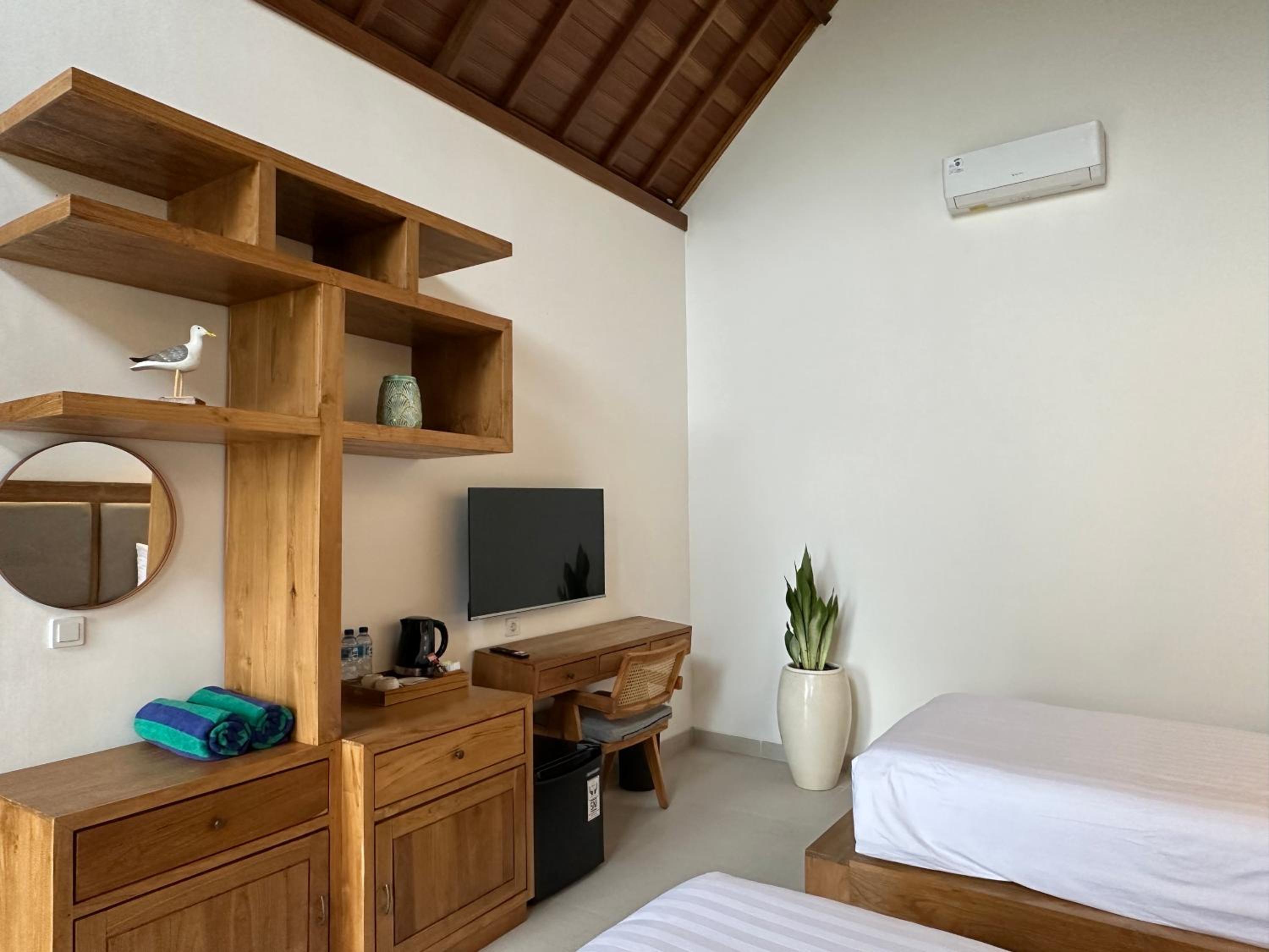 Deluxe Double Room with Extra Bed - Photo 2