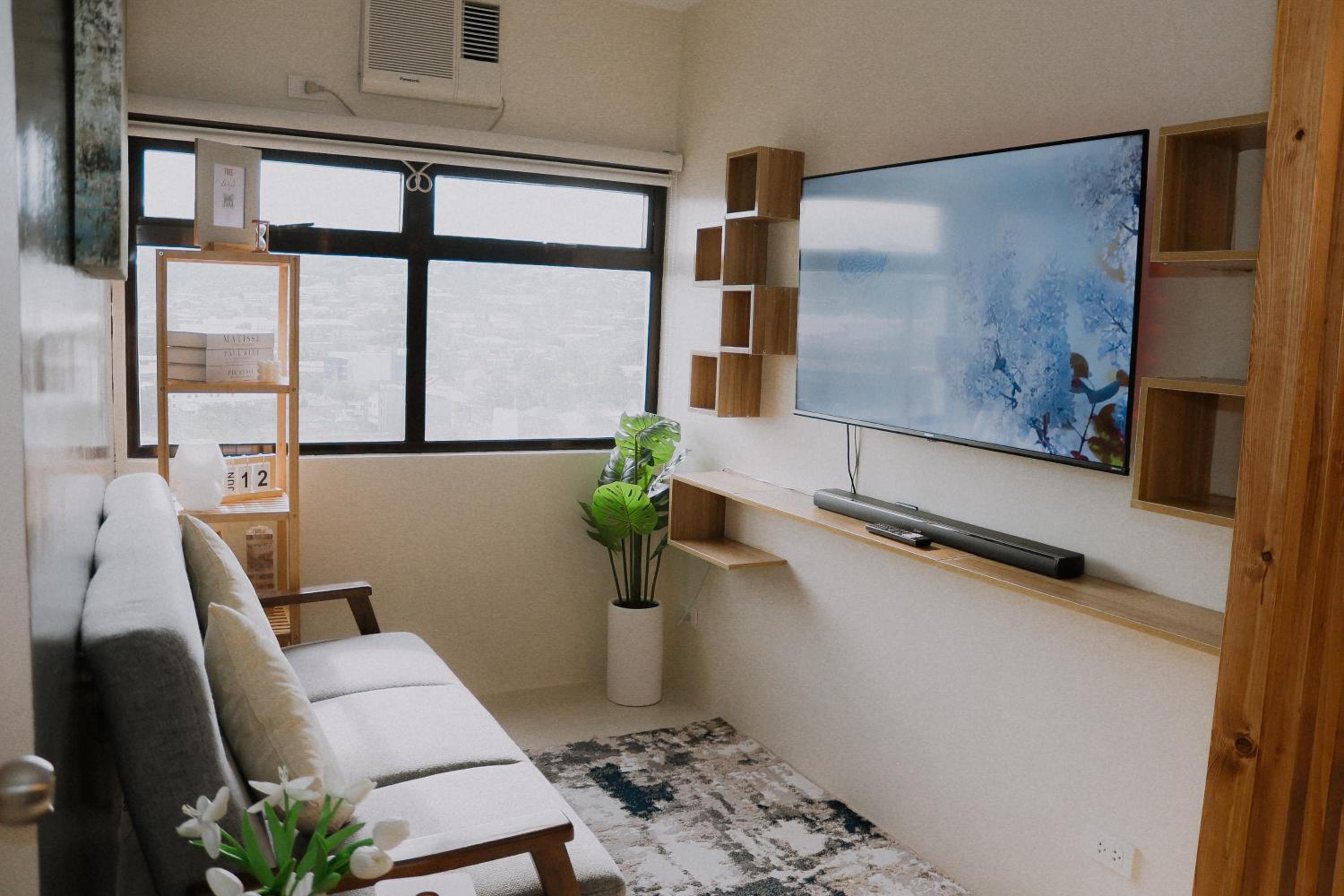 Apartment With Mountain View