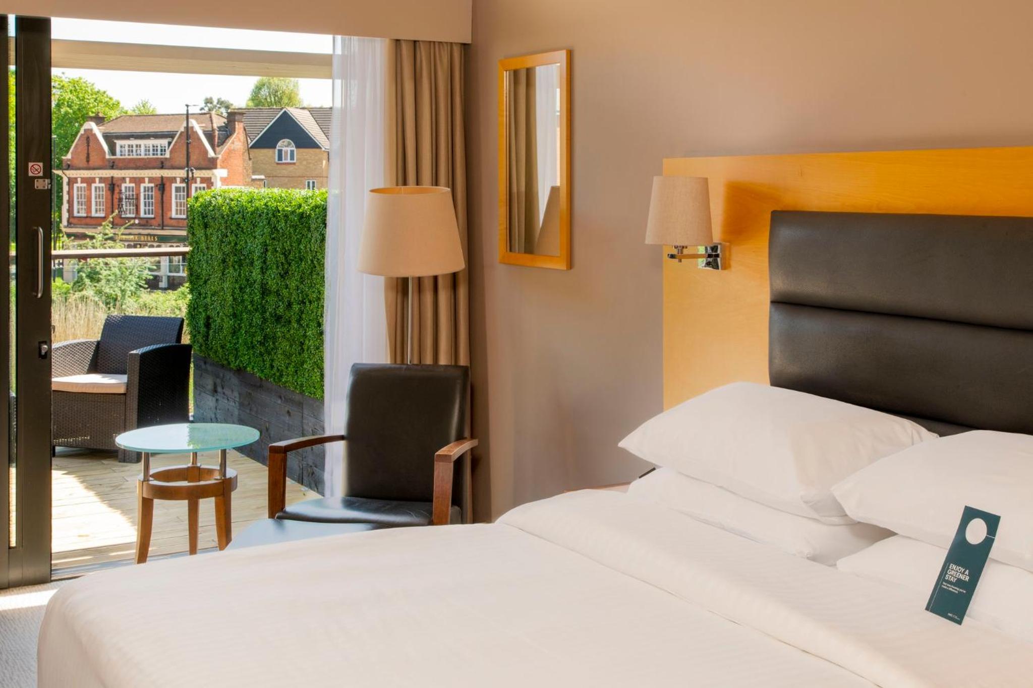 Premium King Room with Balcony and Canal View - Photo 11