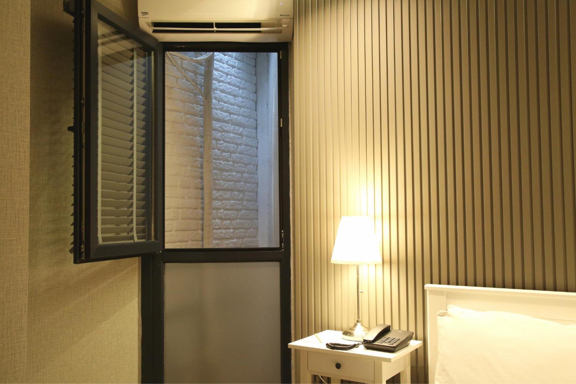 Standard Room - No Window photo 3