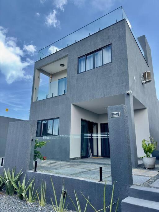 One-Bedroom House photo 3