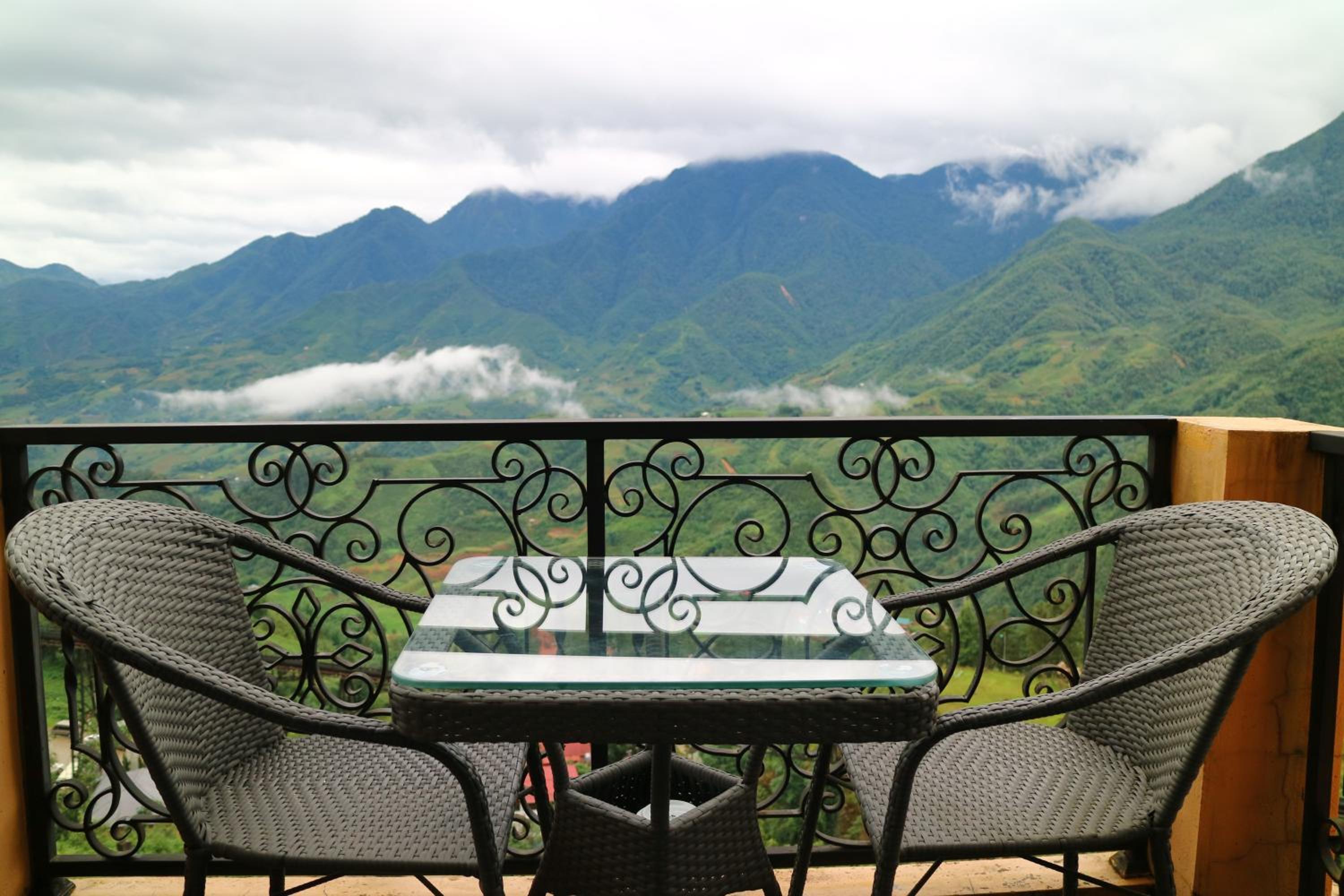 Premier Deluxe Room with Balcony photo 2
