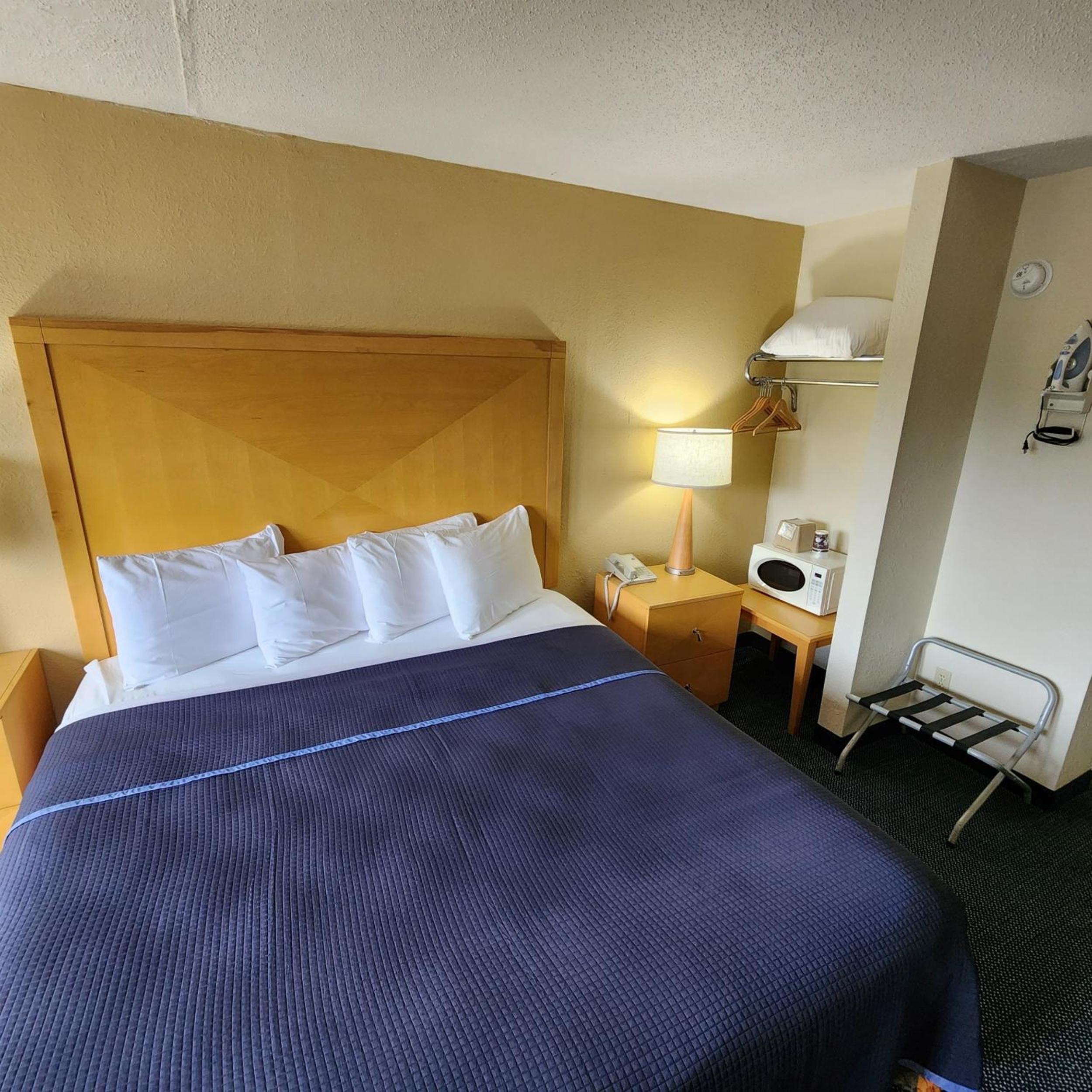 King Suite with Spa Bath photo 1