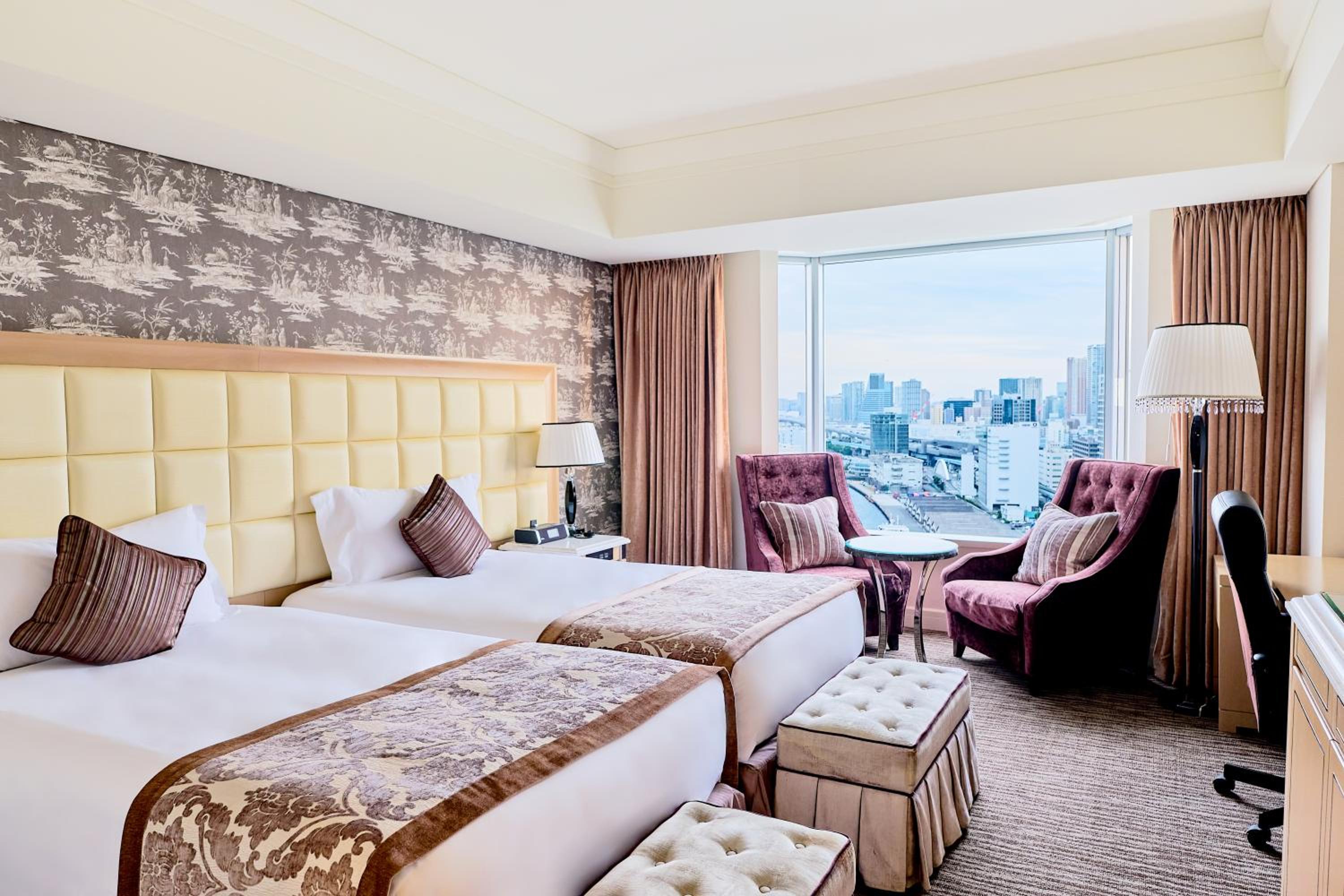 Classic Twin Room with Bay View - High Floor